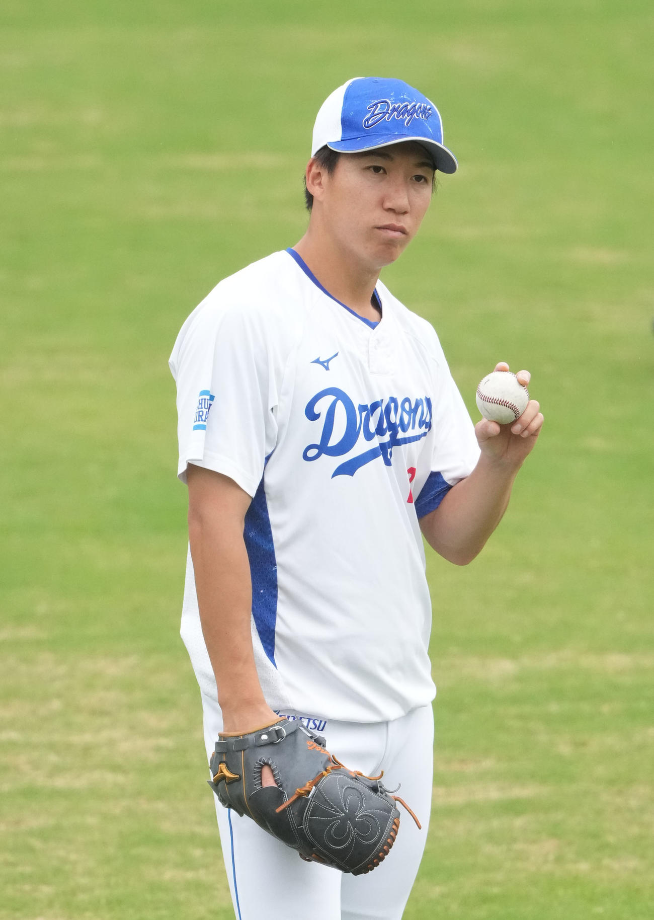 キャッチボールをする橋本（撮影・森本幸一）