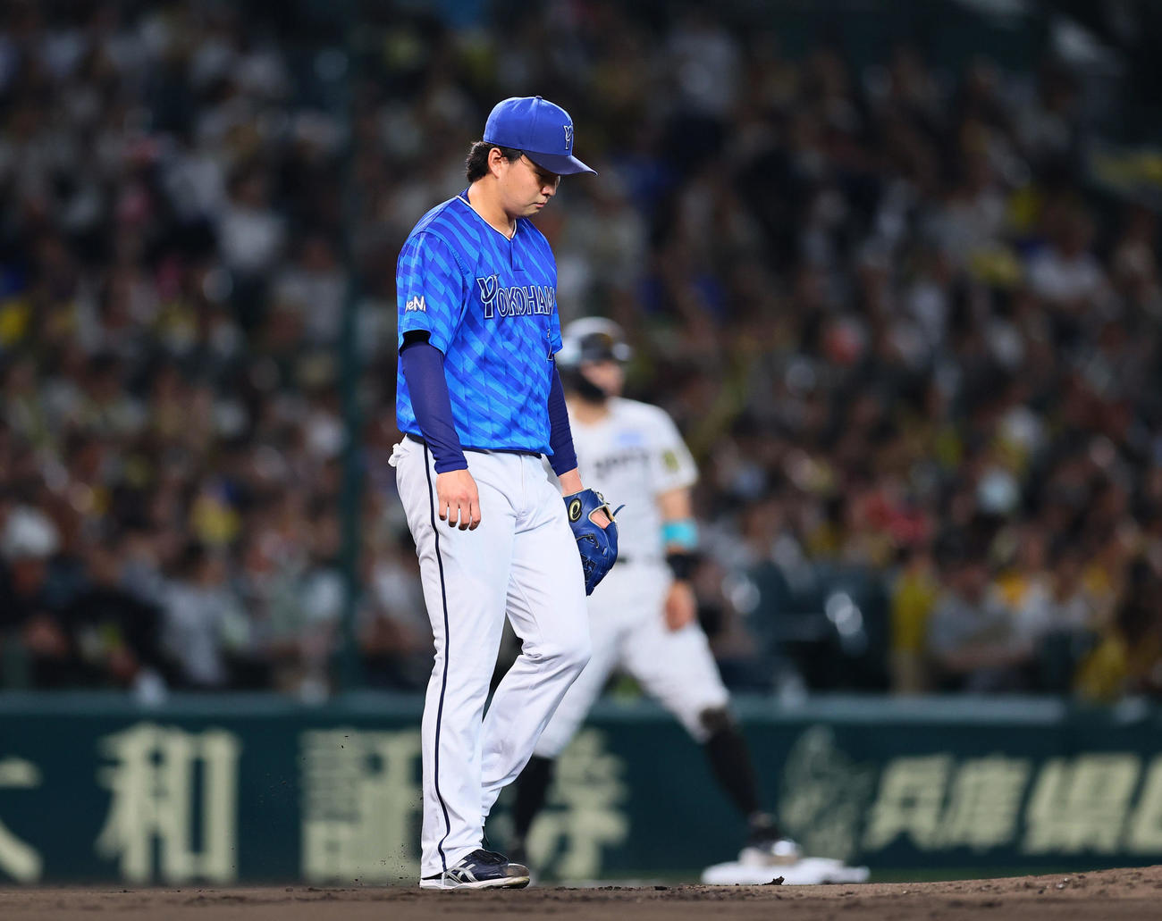阪神対DeNA 1回裏阪神1死二、三塁、大山に中犠飛を許した竹田（撮影・藤尾明華）