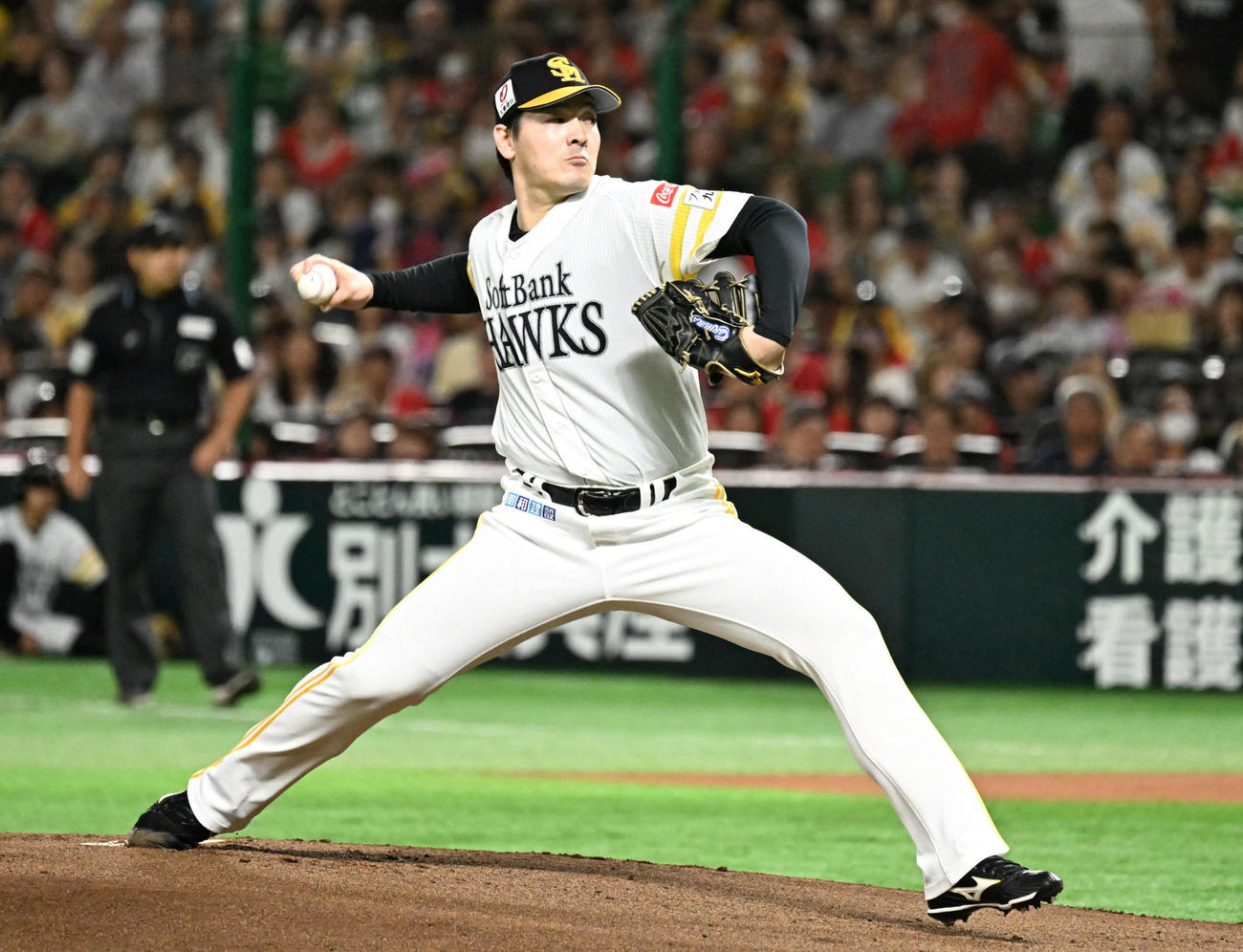 ソフトバンク対日本ハム　ソフトバンク先発の有原（撮影・林敢治）