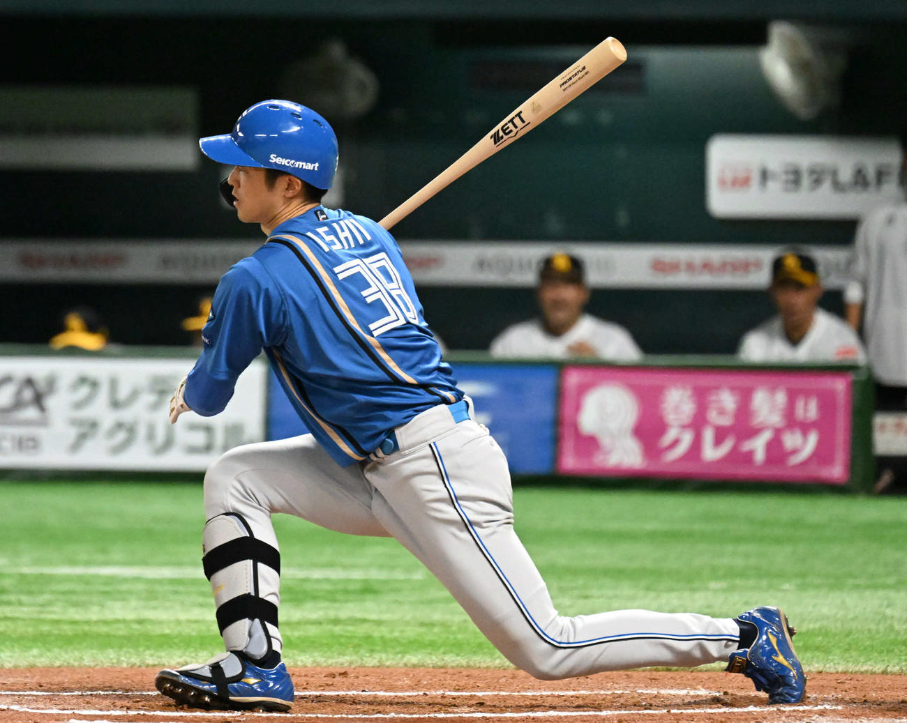 ソフトバンク対日本ハム　6回表日本ハム2死満塁、石井は空振り三振に倒れる（撮影・林敢治）