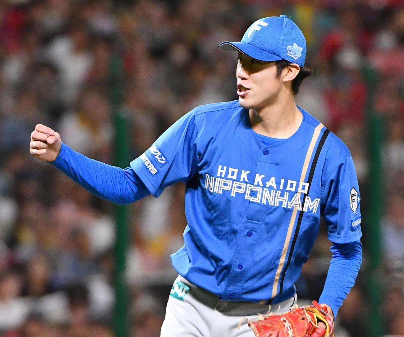 ソフトバンク対日本ハム　7回裏ソフトバンク2死、今宮を空振り三振に抑える福島（撮影・岩下翔太）