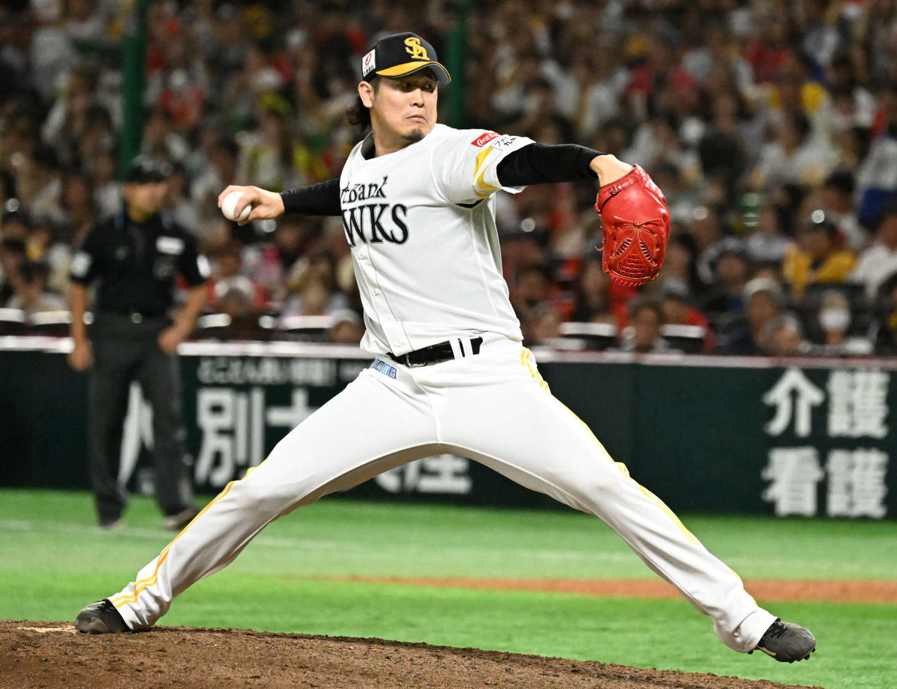 ソフトバンク対日本ハム　ソフトバンク4番手投手の杉山（撮影・林敢治）
