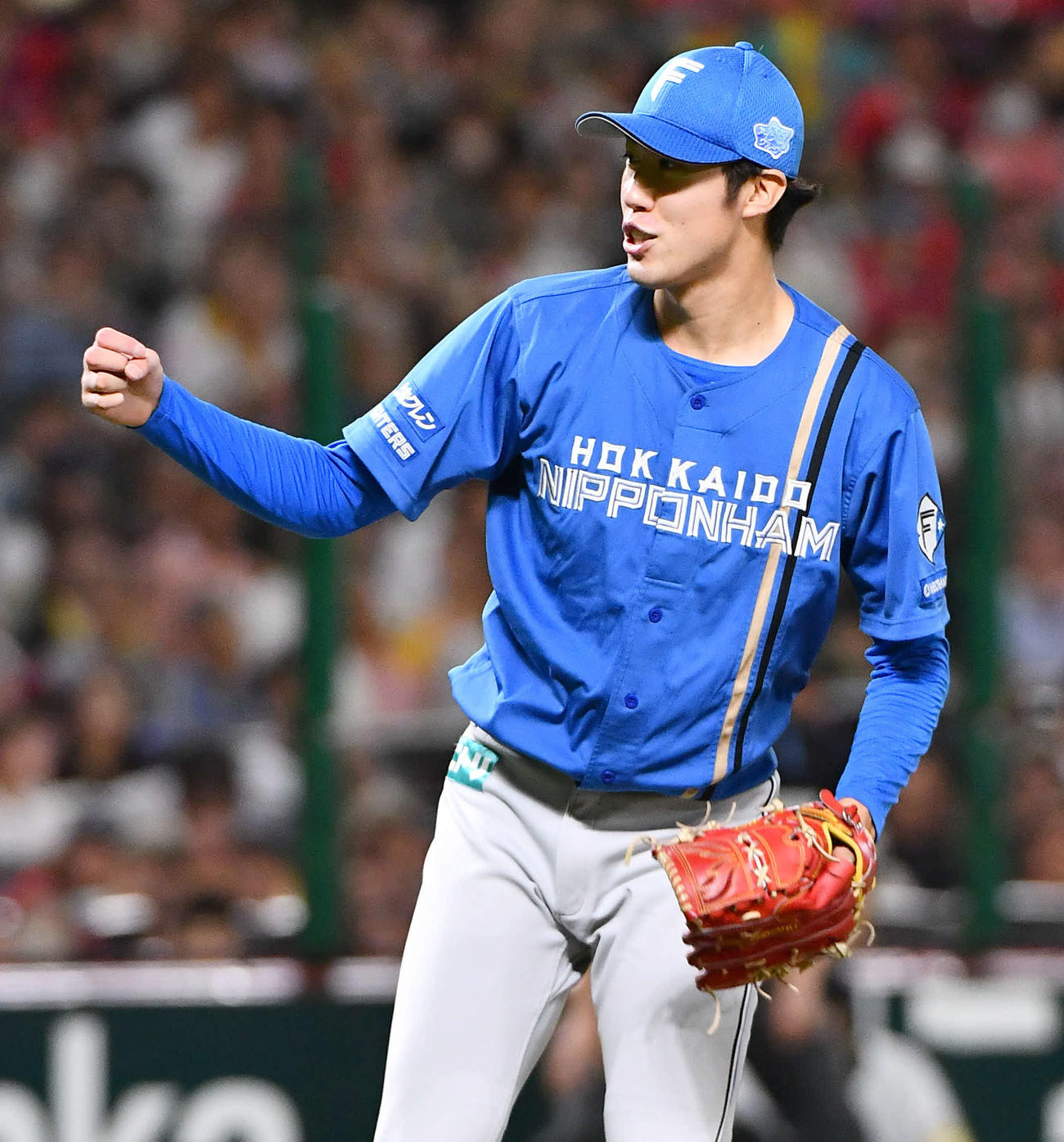 ソフトバンク対日本ハム　7回裏ソフトバンク2死、今宮を空振り三振に抑える福島（撮影・岩下翔太）