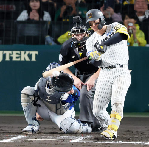 阪神】劇的サヨナラ勝ちで日本S進出へ王手！ 劣勢の8回に佐藤輝が