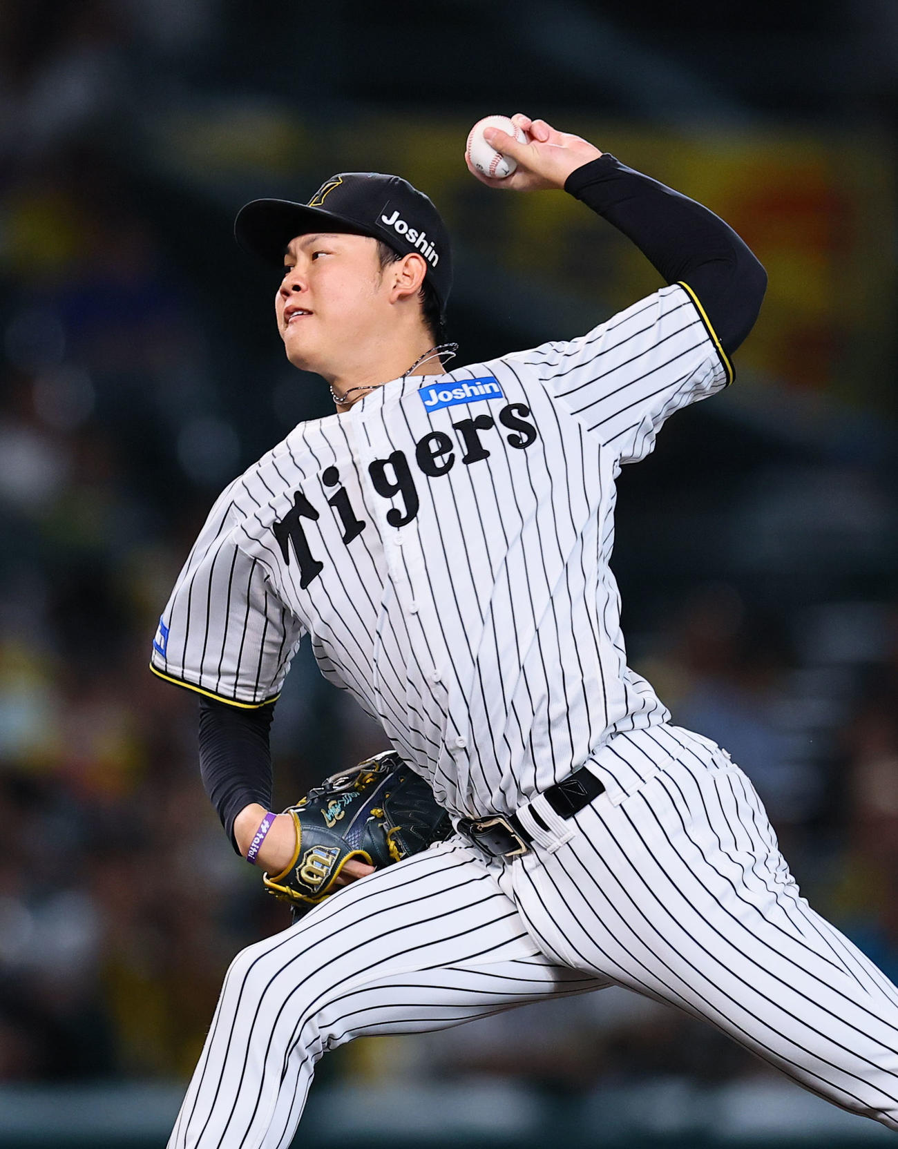 阪神対DeNA 10回、6番手で登板した阪神及川（撮影・藤尾明華）