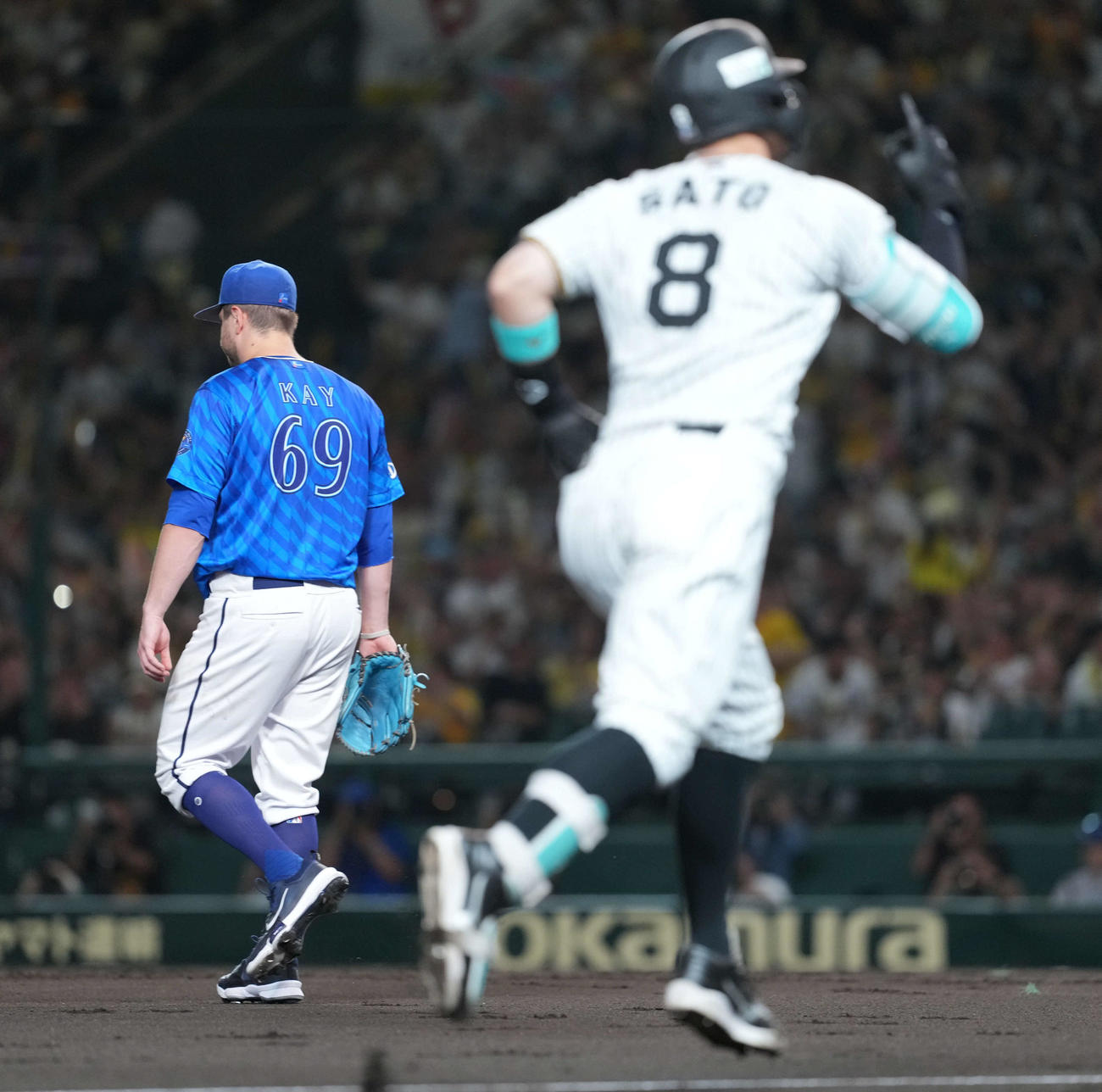 阪神対DeNA 1回裏阪神1死一、二塁、佐藤輝に3点本塁打を浴びるケイ（撮影・たえ見朱実）
