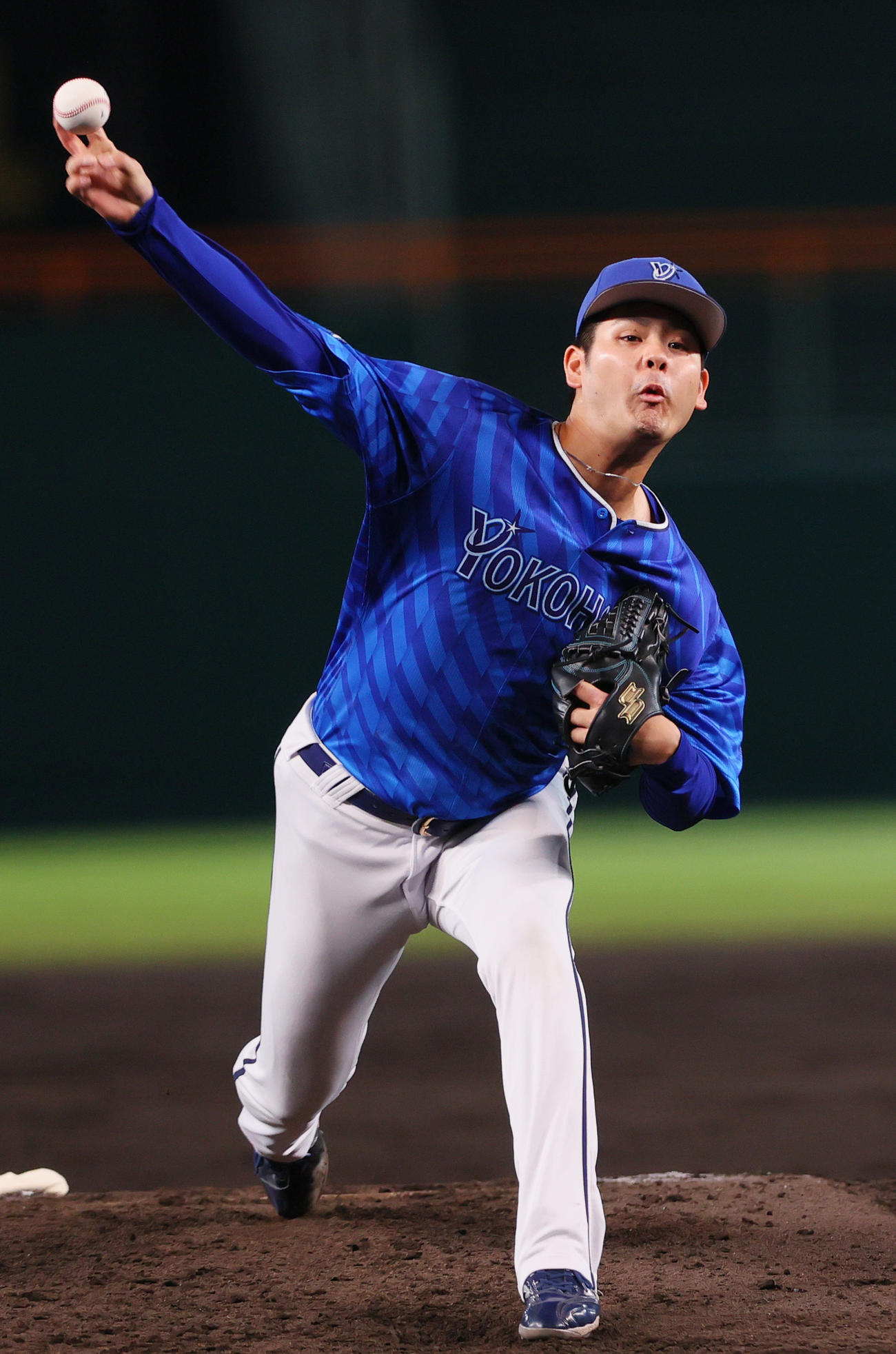 阪神対DeNA 5回裏阪神2死一、二塁、ケイに代わって宮城が登板する（撮影・上山淳一）