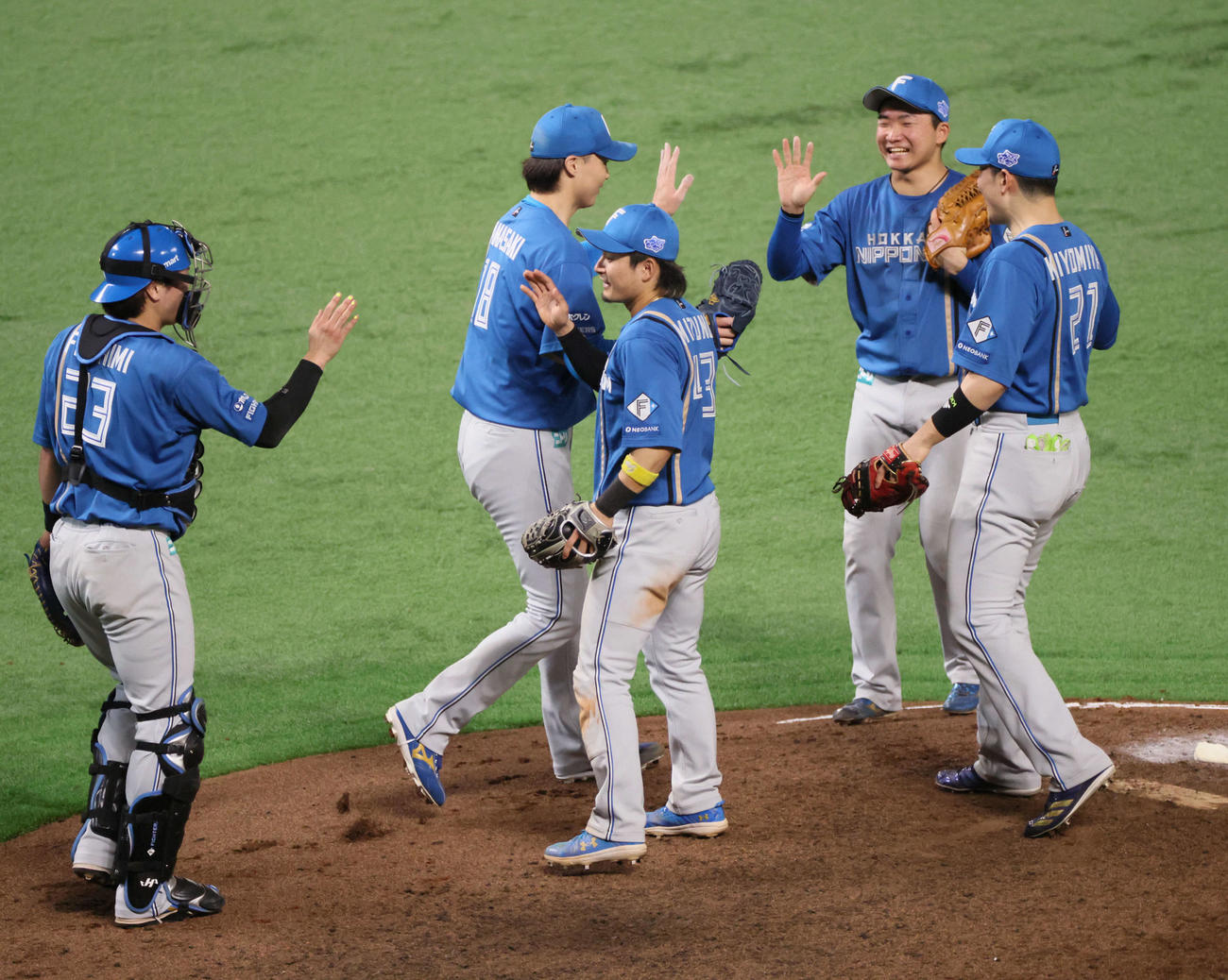 ソフトバンク対日本ハム　快勝した日本ハムナイン（撮影・加藤孝規）