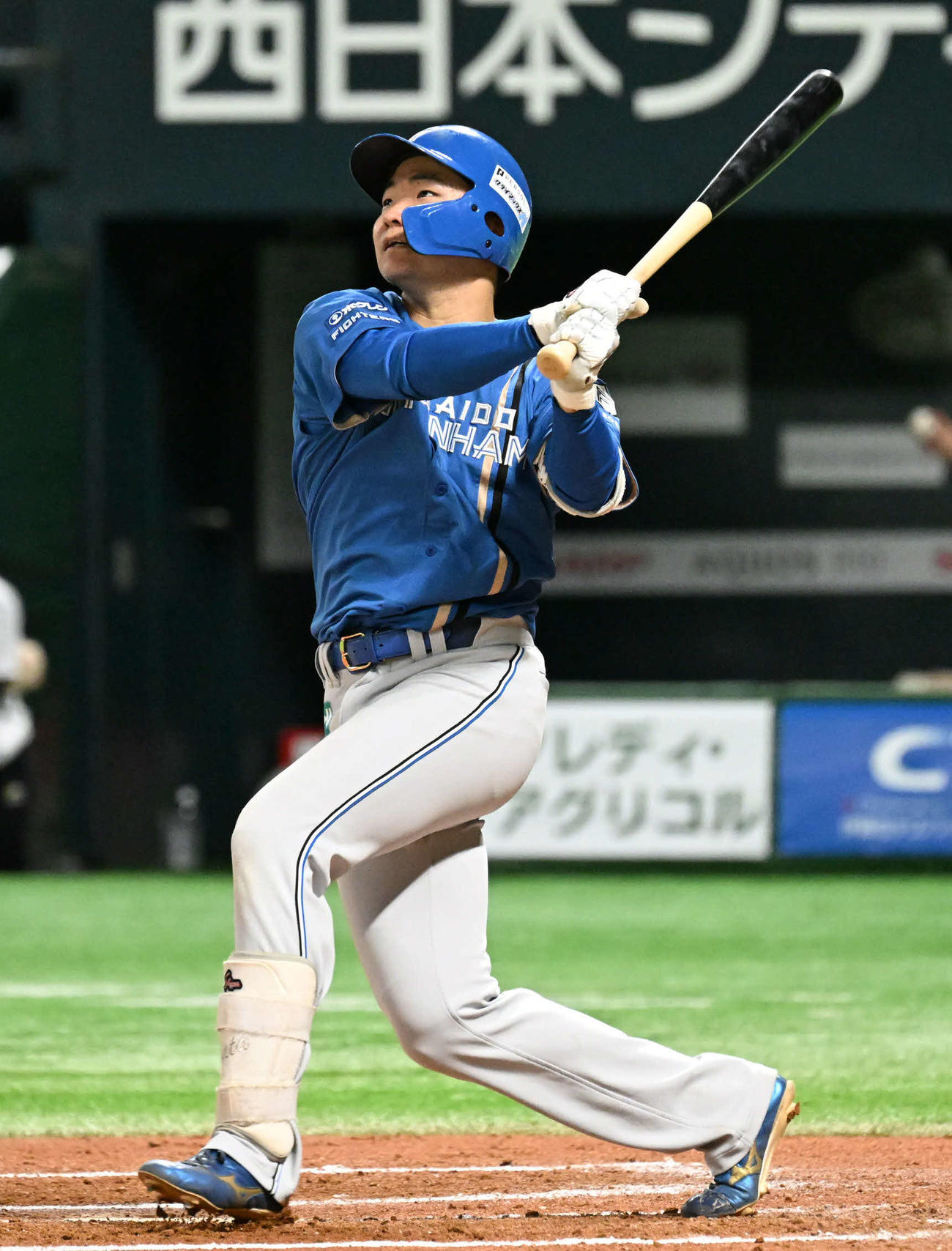 ソフトバンク対日本ハム　7回表日本ハム無死、山県は左越えに本塁打を放つ（撮影・林敢治）