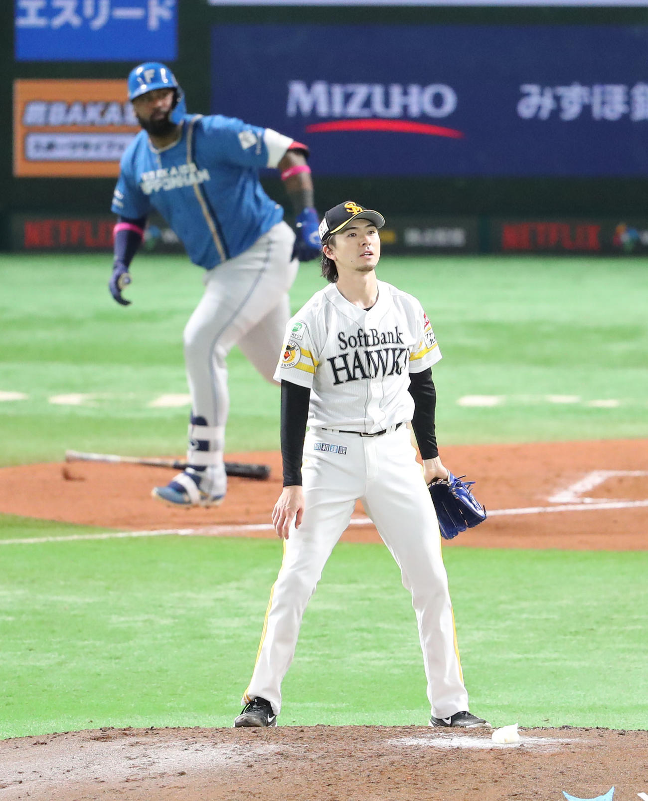 ソフトバンク対日本ハム　4回表日本ハム無死、レイエスに左越え本塁打を浴びた上沢（撮影・梅根麻紀）