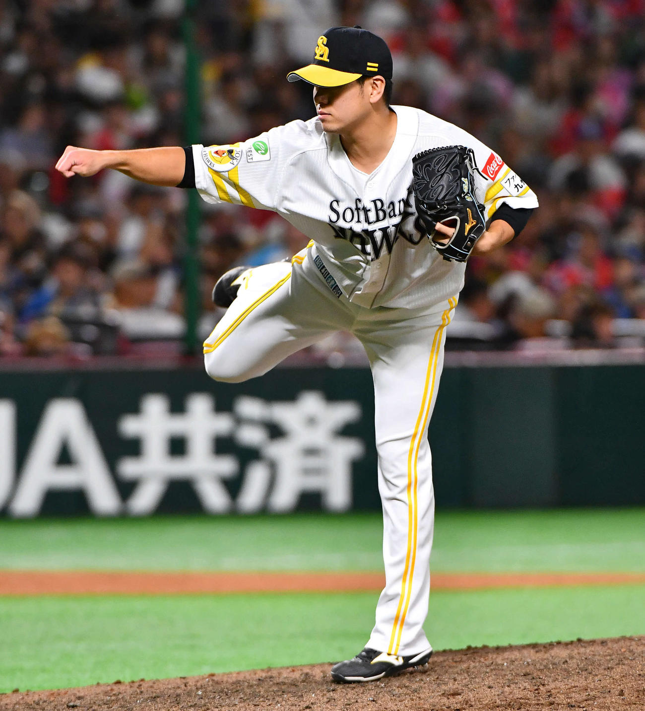 ソフトバンク対日本ハム　8回表から登板した、ソフトバンク3番手の伊藤（撮影・岩下翔太）