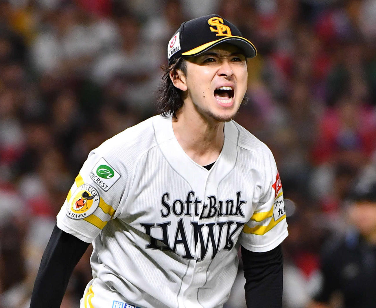 ソフトバンク対日本ハム　4回表日本ハム2死一、二塁、水野を見逃し三振に抑え、雄たけびをあげる上沢（撮影・岩下翔太）