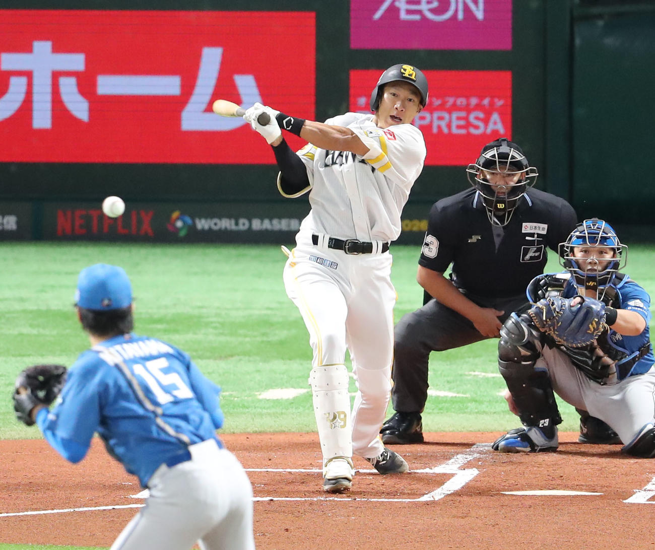 ソフトバンク対日本ハム　1回裏ソフトバンク無死、柳田は中前安打を放つ（撮影・梅根麻紀）