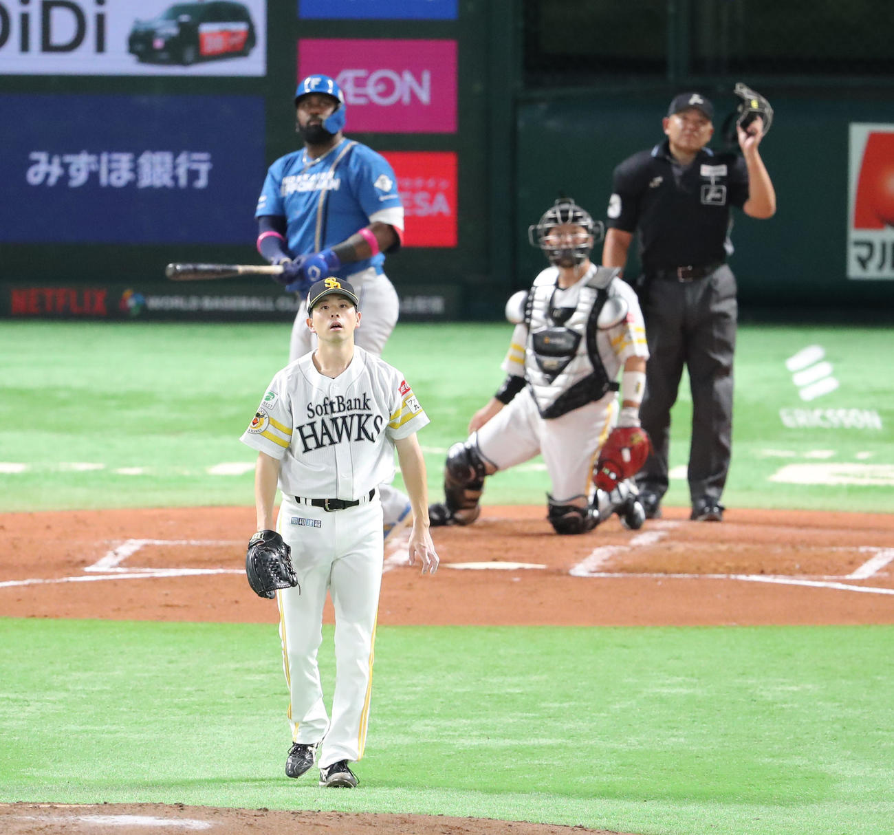 ソフトバンク対日本ハム　3回表日本ハム1死三塁、レイエスに中越え勝ち越し2点本塁打を浴びた大関（撮影・梅根麻紀）