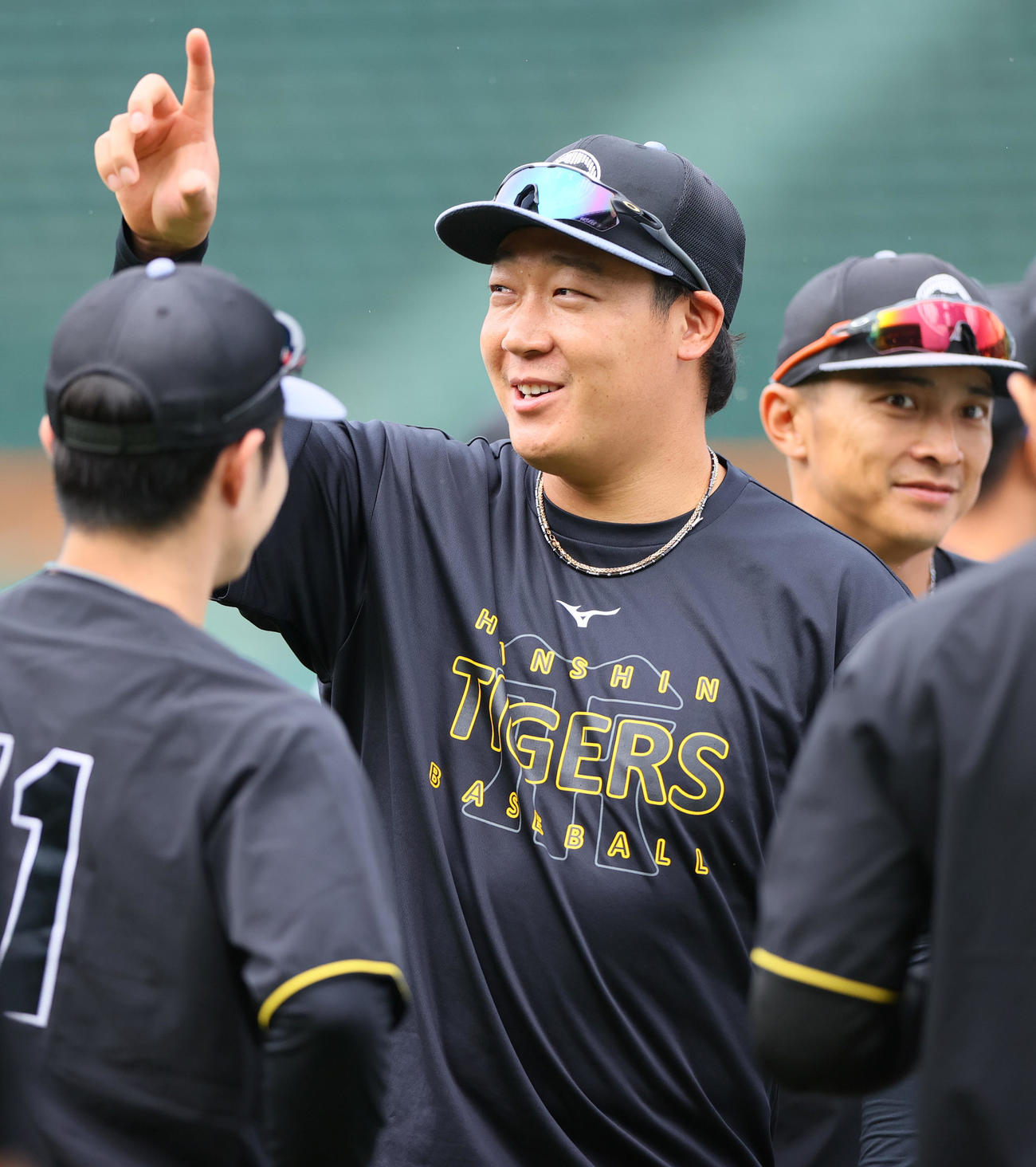 リラックスした表情を見せる阪神大山（撮影・上山淳一）