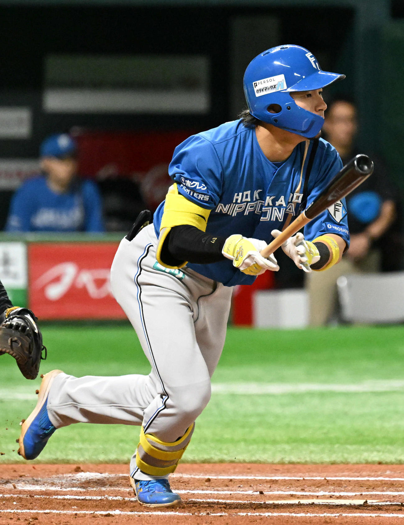 ソフトバンク対日本ハム　6回表日本ハム1死三塁、水野は山川の失策により出塁する（撮影・林敢治）