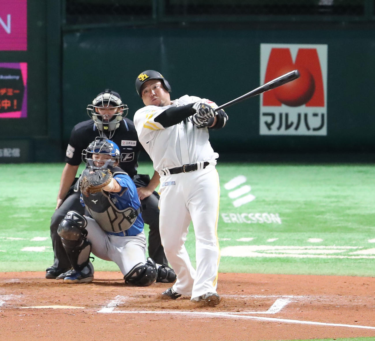 ソフトバンク対日本ハム　7回裏ソフトバンク1死、山川は左中間本塁打を放つ（撮影・梅根麻紀）