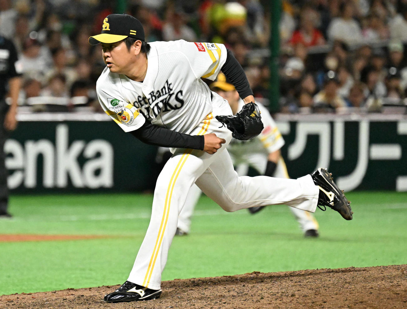 ソフトバンク対日本ハム　ソフトバンク6番手投手の津森（撮影・林敢治）