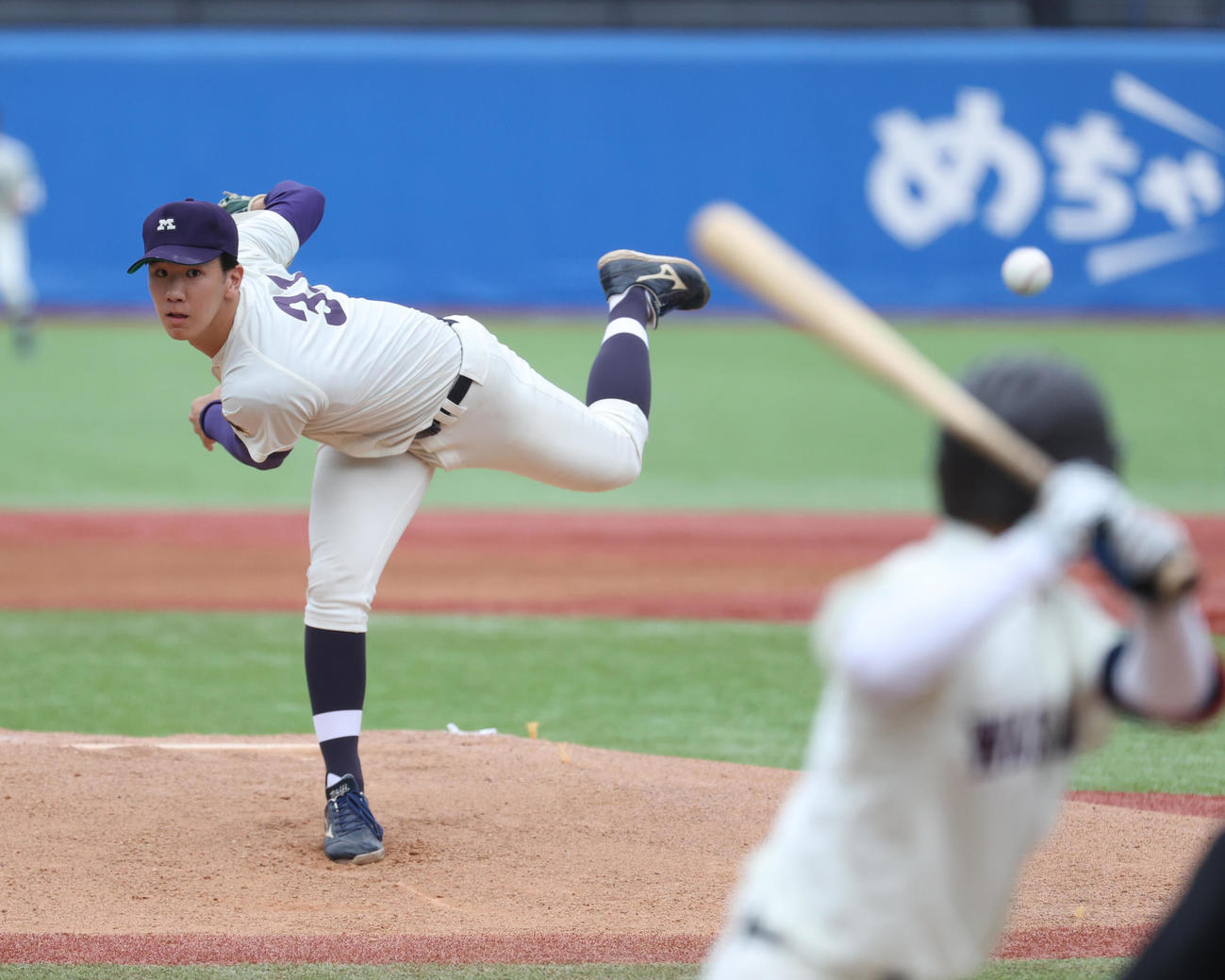 早大対明大　先発した明大・大室（撮影・柴田隆二）