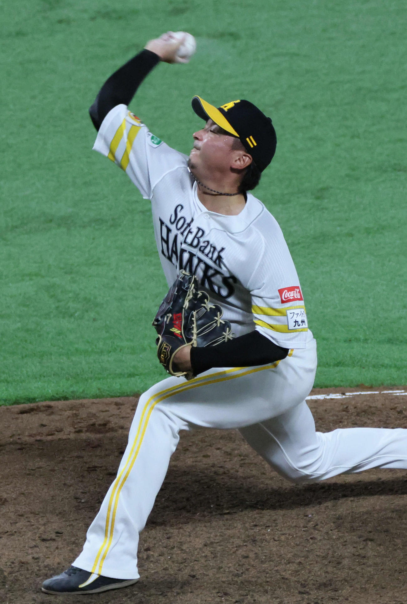 ソフトバンク対日本ハム　8回表日本ハム、ソフトバンク5番手の東浜（撮影・加藤孝規）