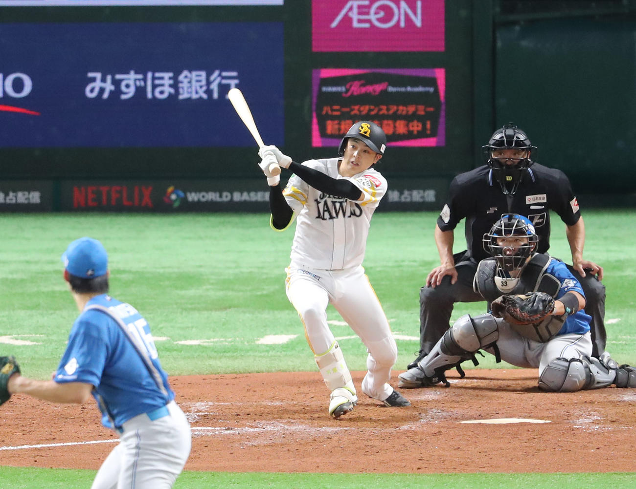 ソフトバンク対日本ハム　5回裏ソフトバンク2死満塁、川瀬は勝ち越しとなる右前適時打を放つ（撮影・梅根麻紀）