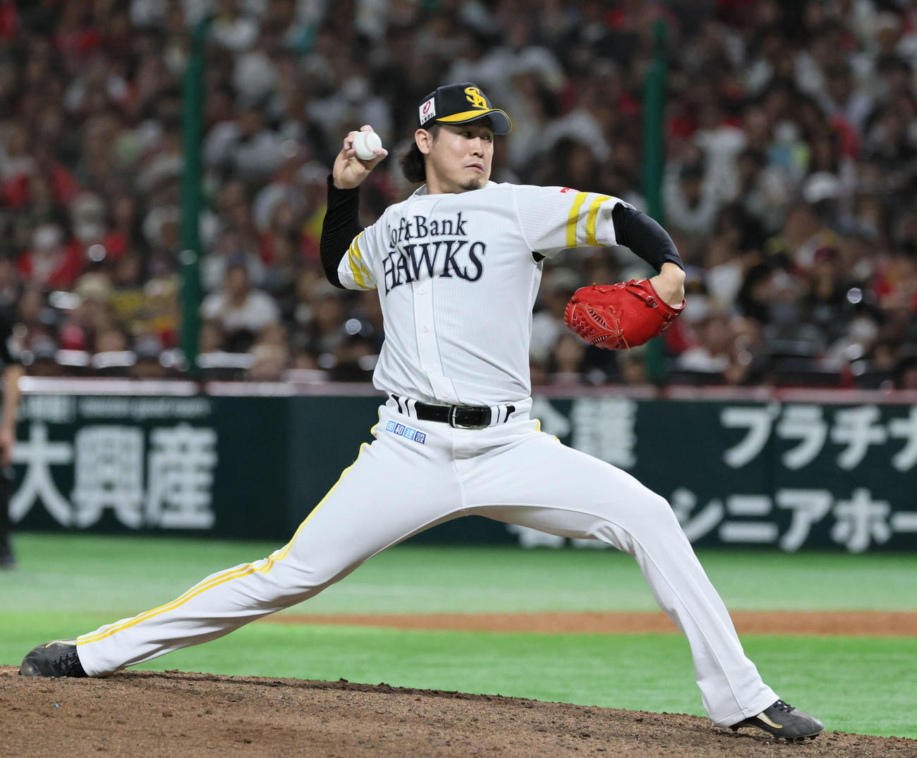 ソフトバンク対日本ハム　最後を締めたソフトバンク3番手の杉山（撮影・加藤孝規）