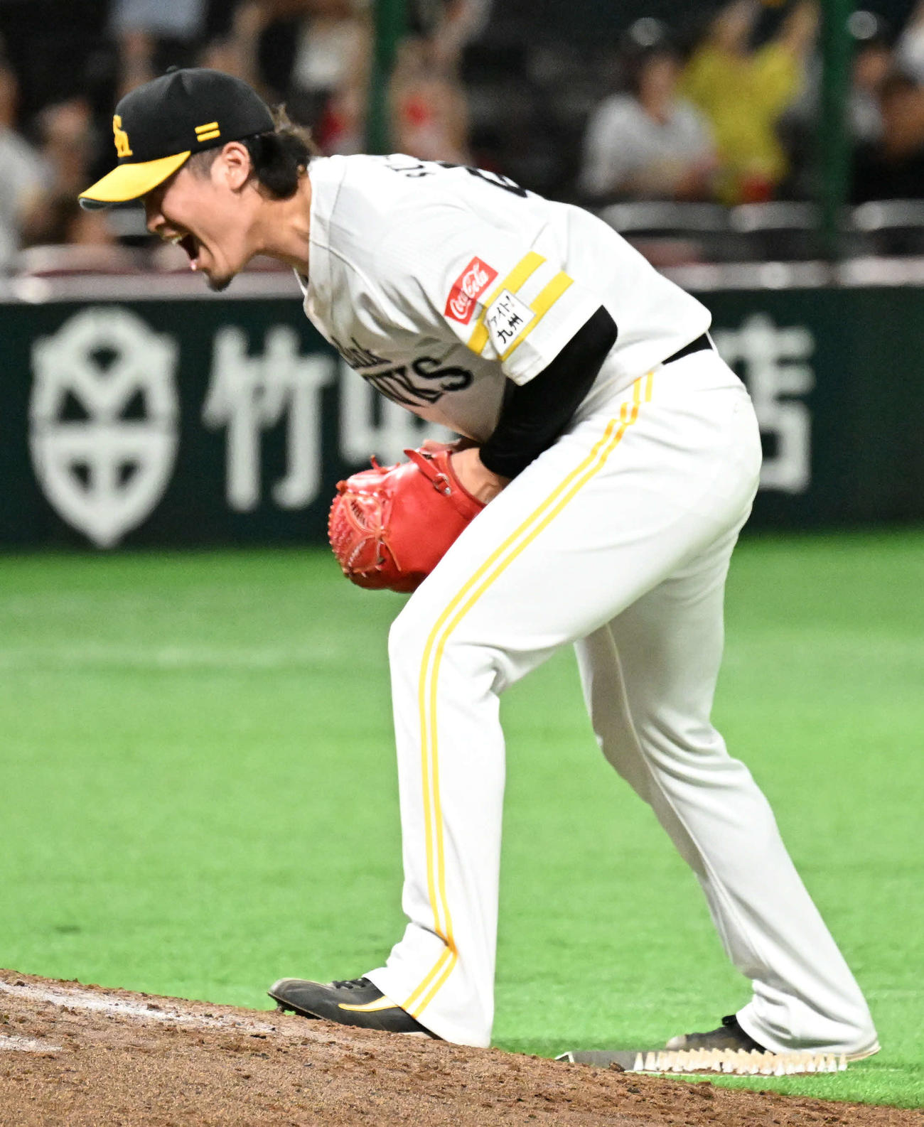 ソフトバンク対日本ハム　クライマックスファイナルステージを制し雄たけびをあげる杉山（撮影・林敢治）
