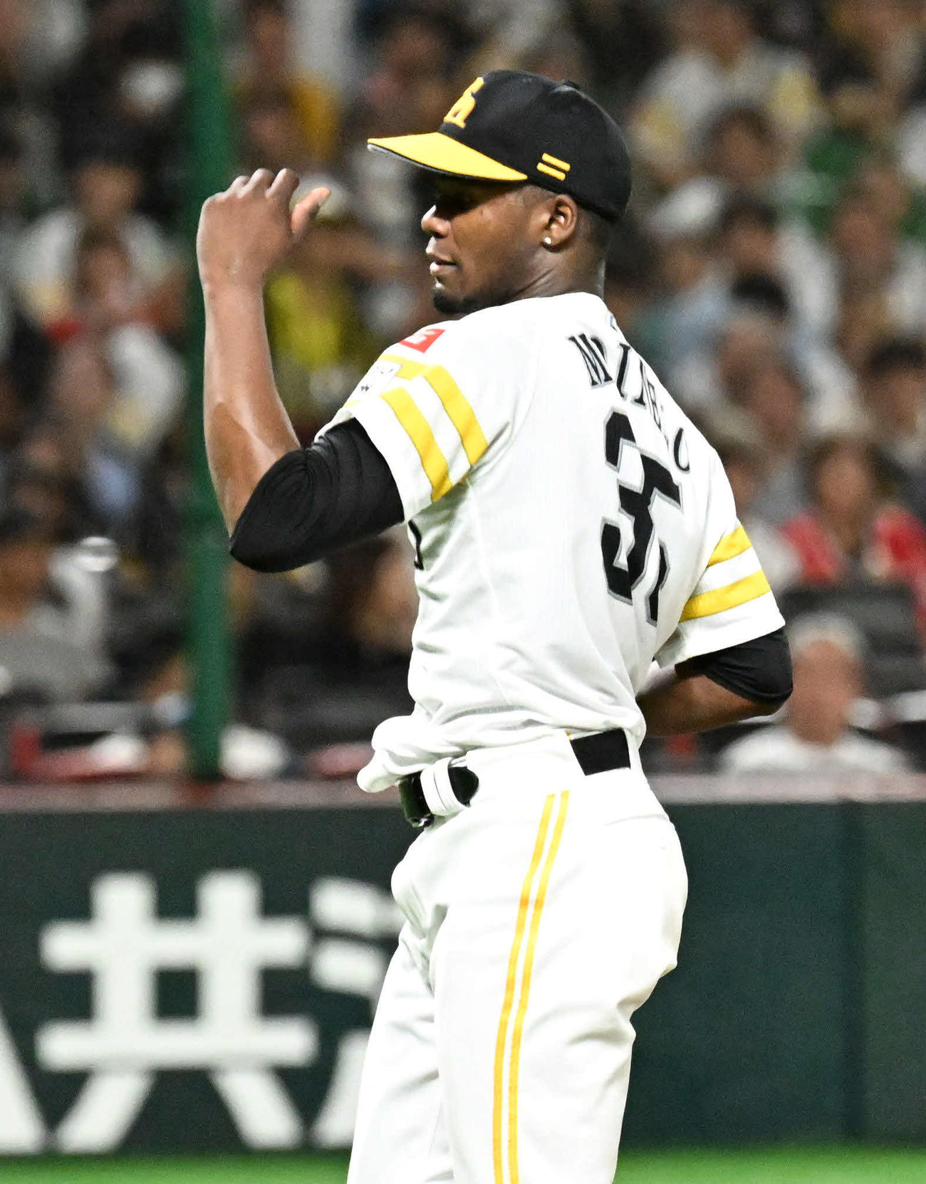 ソフトバンク対日本ハム　5回を無失点で抑えたモイネロ（撮影・林敢治）