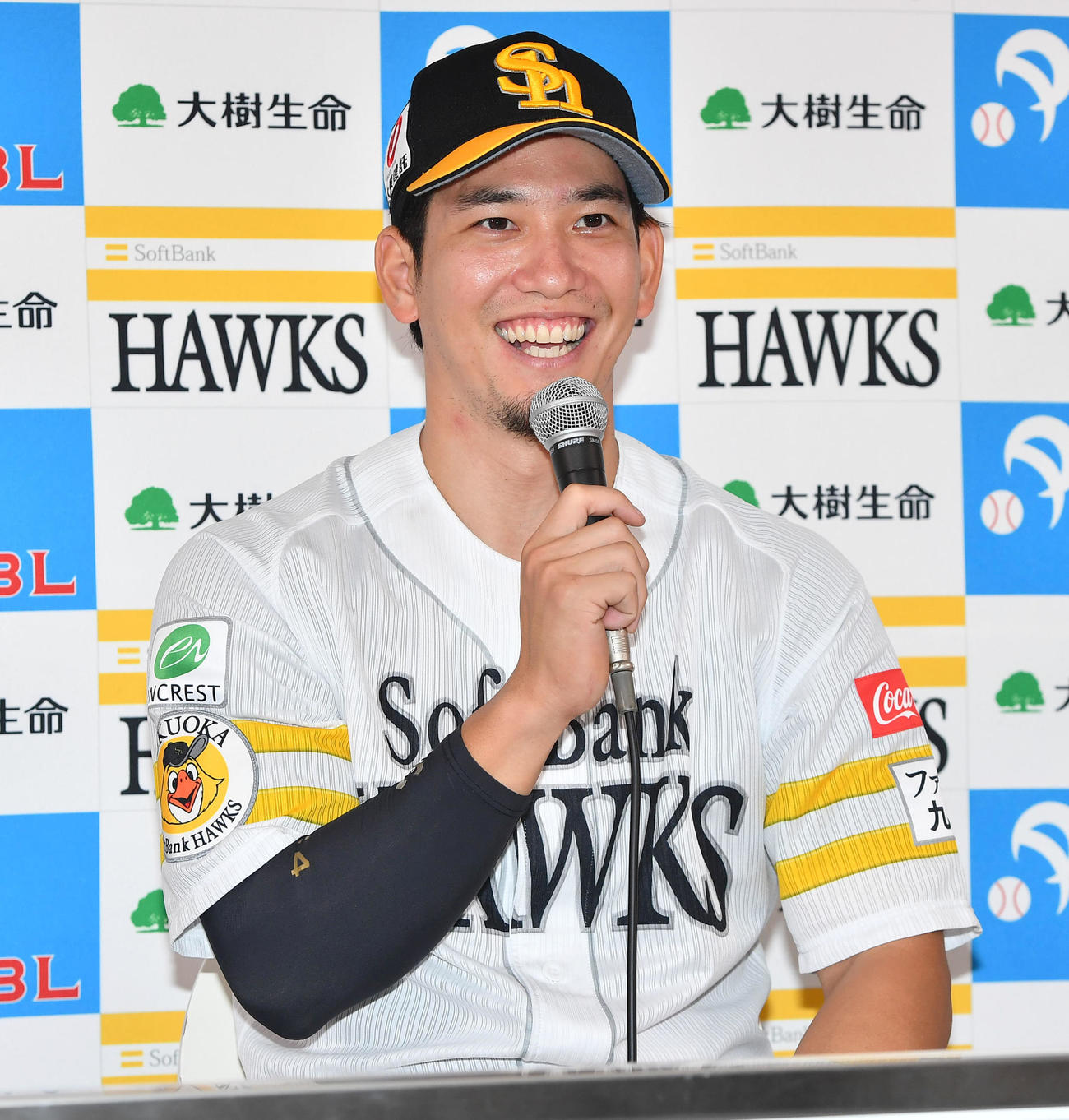 9、10月度大樹生命月間MVP賞を受賞したソフトバンク栗原（撮影・岩下翔太）