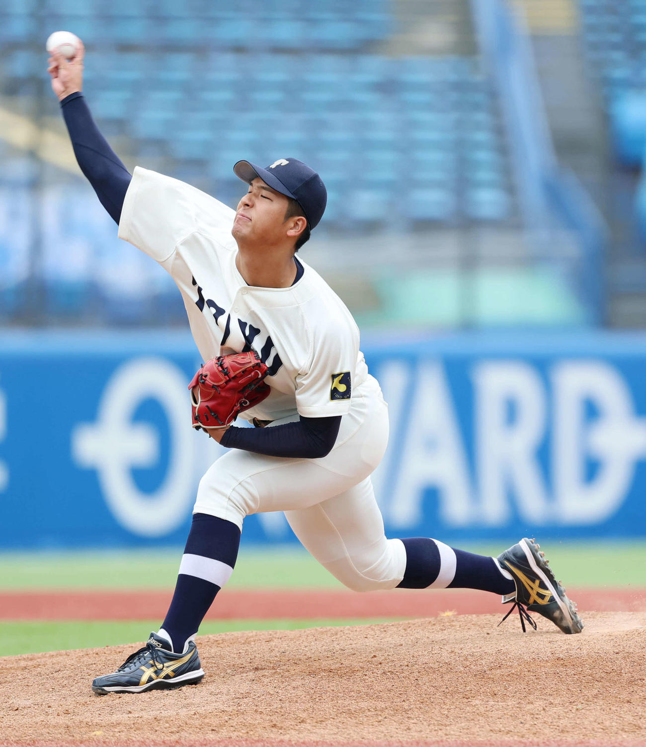 東洋大対中大　先発し力投する東洋大・島田（撮影・増田悦実）