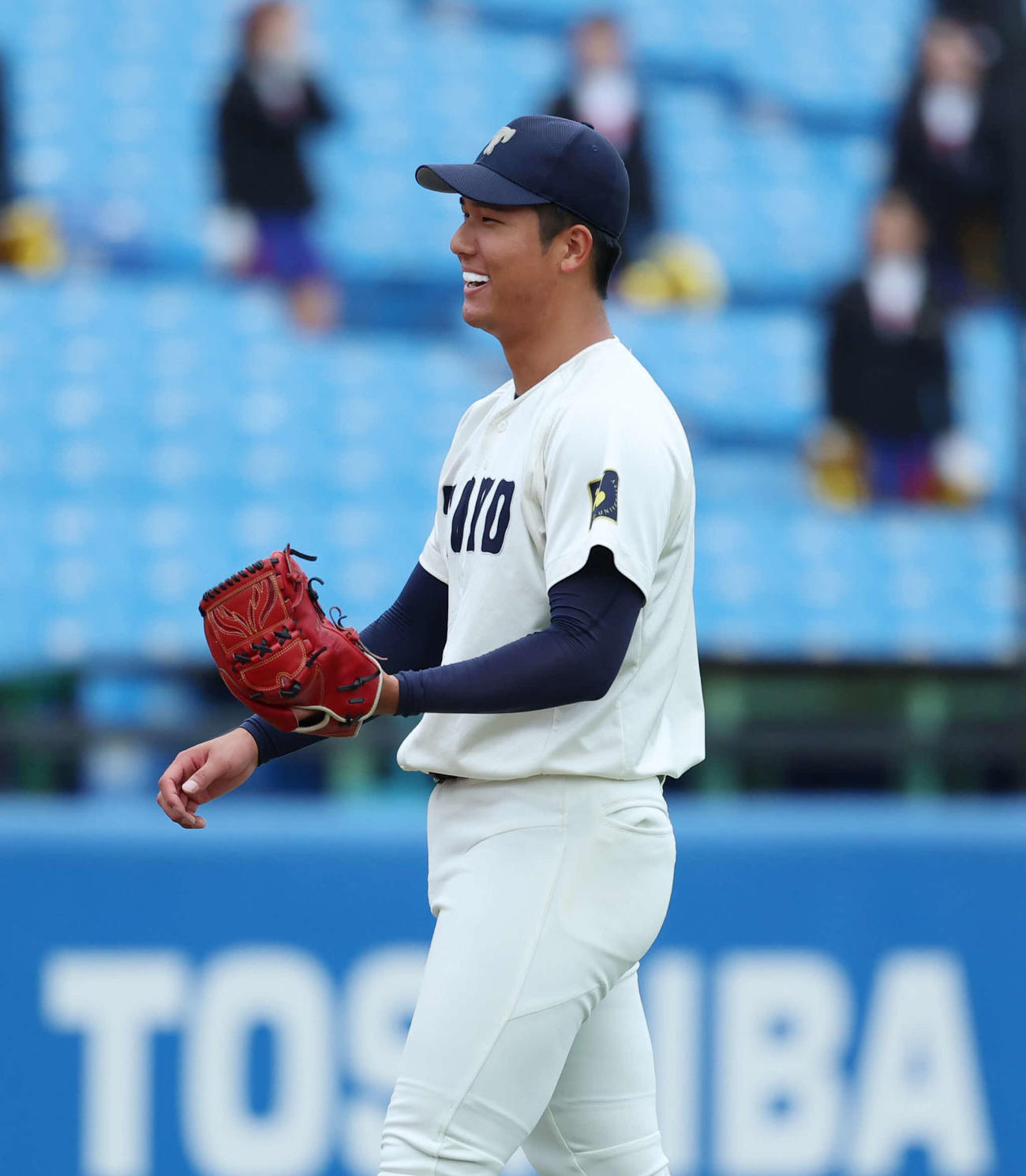 東洋大対中大　勝利し笑顔を見せる東洋大・島田（撮影・増田悦実）