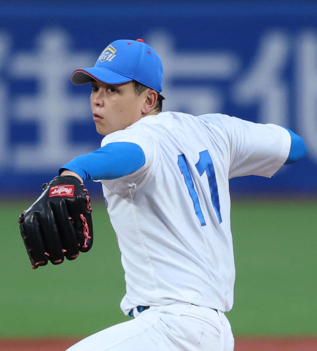 青学大対亜大　先発し力投する青学大・中西（撮影・増田悦実）