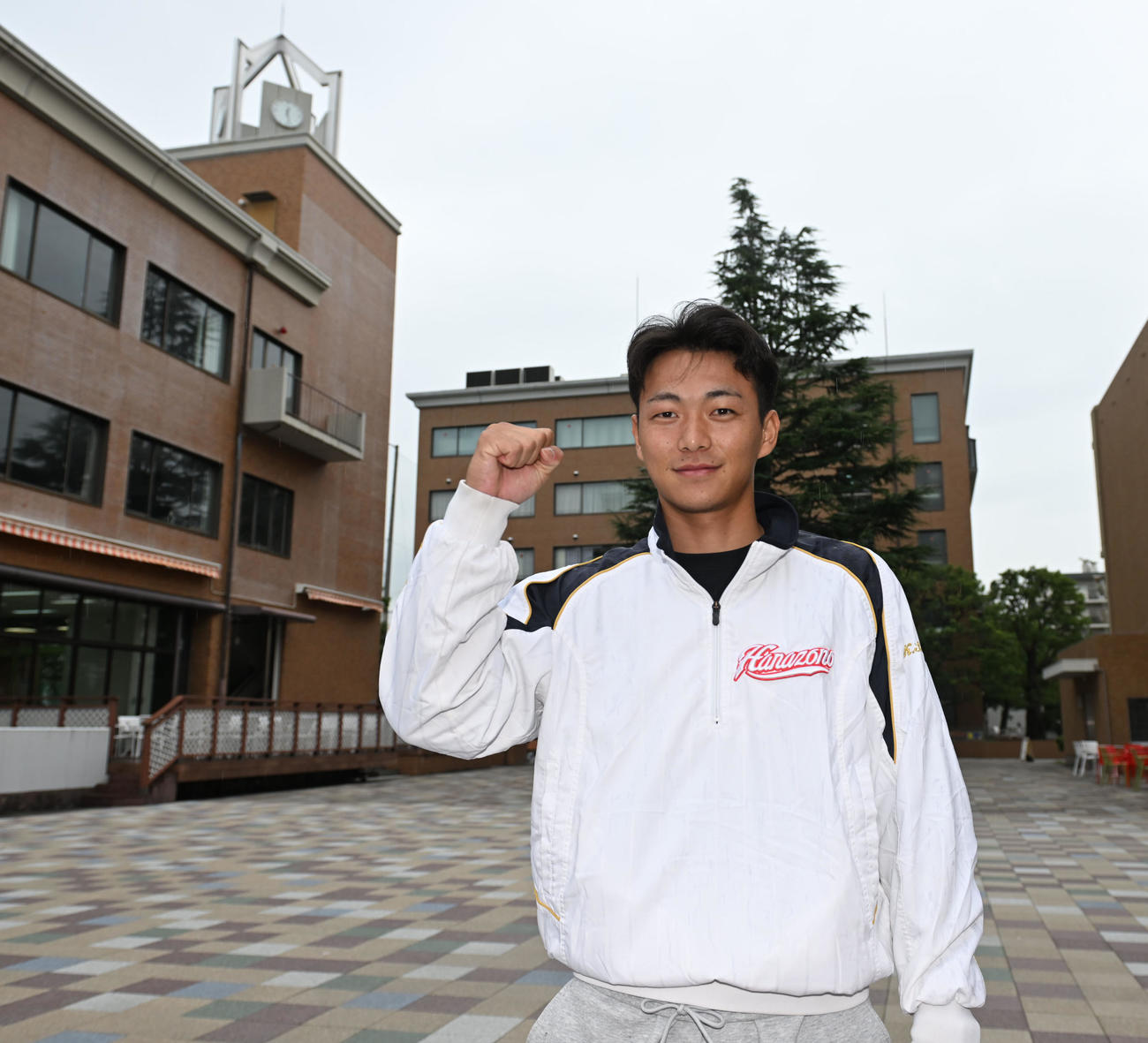 ドラフトを前日に控え、吉報を待つ花園大・藤原（撮影・和賀正仁）