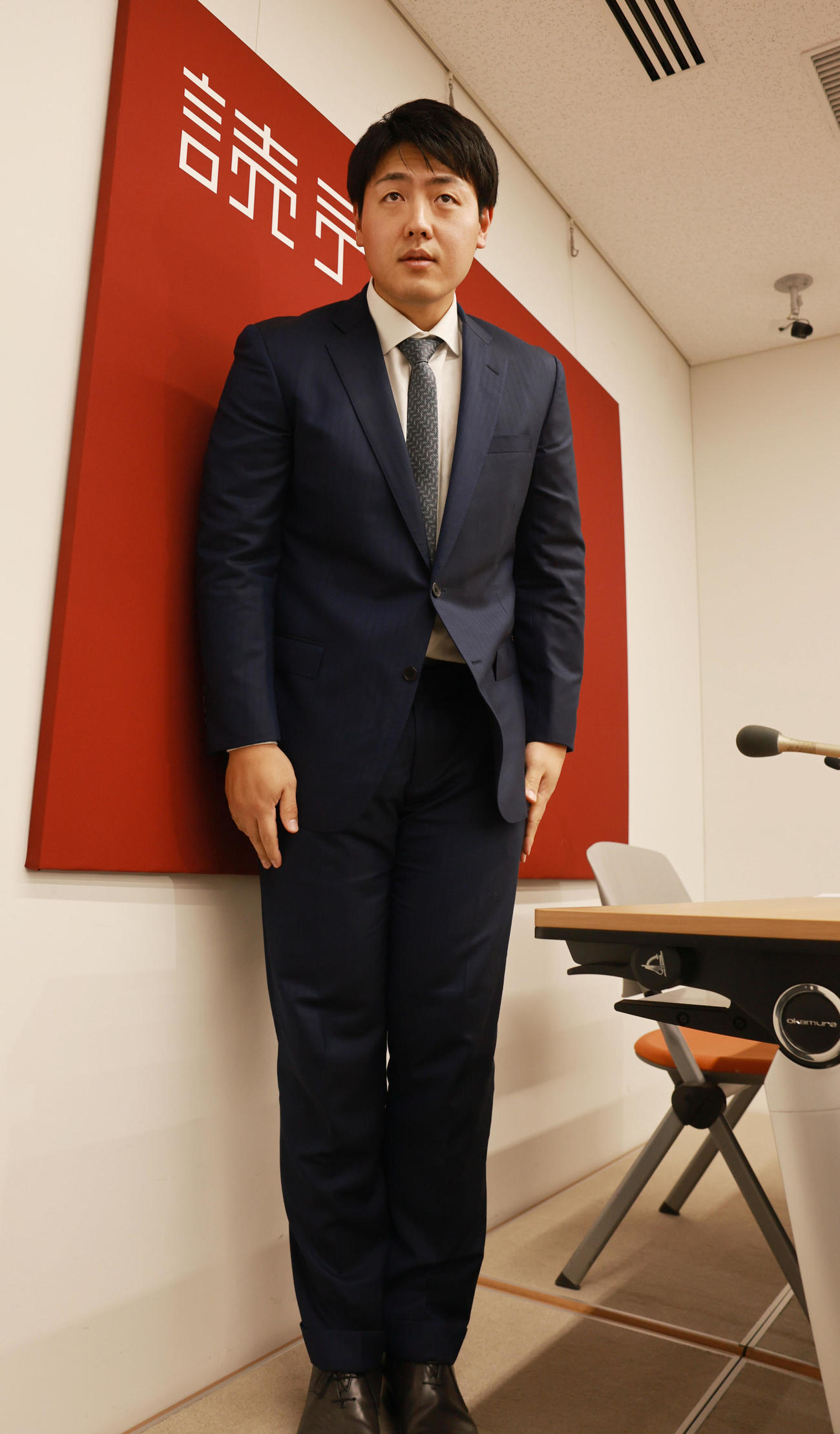 ポスティング申請での大リーグ挑戦を表明した巨人岡本（撮影・野上伸悟）