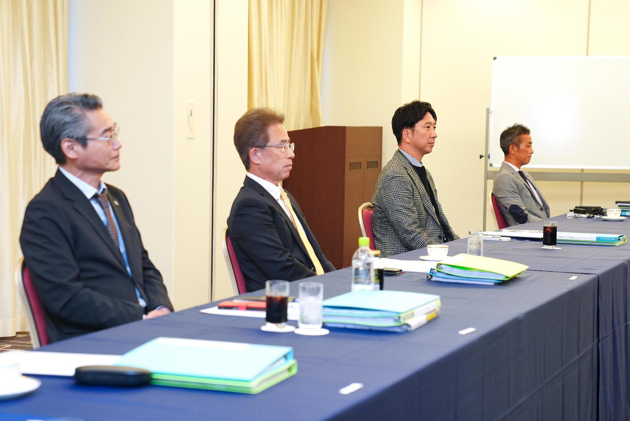 スカウト会議に出席する阪神藤川監督（右から2人目）ら（撮影・垰建太）