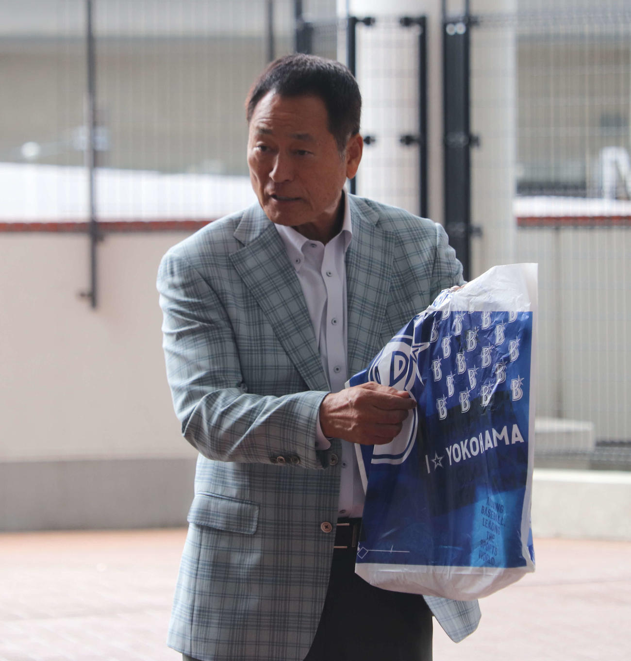 DeNAが手がける「神様、おねがい」にゲスト出演した中畑氏（撮影・小早川宗一郎）