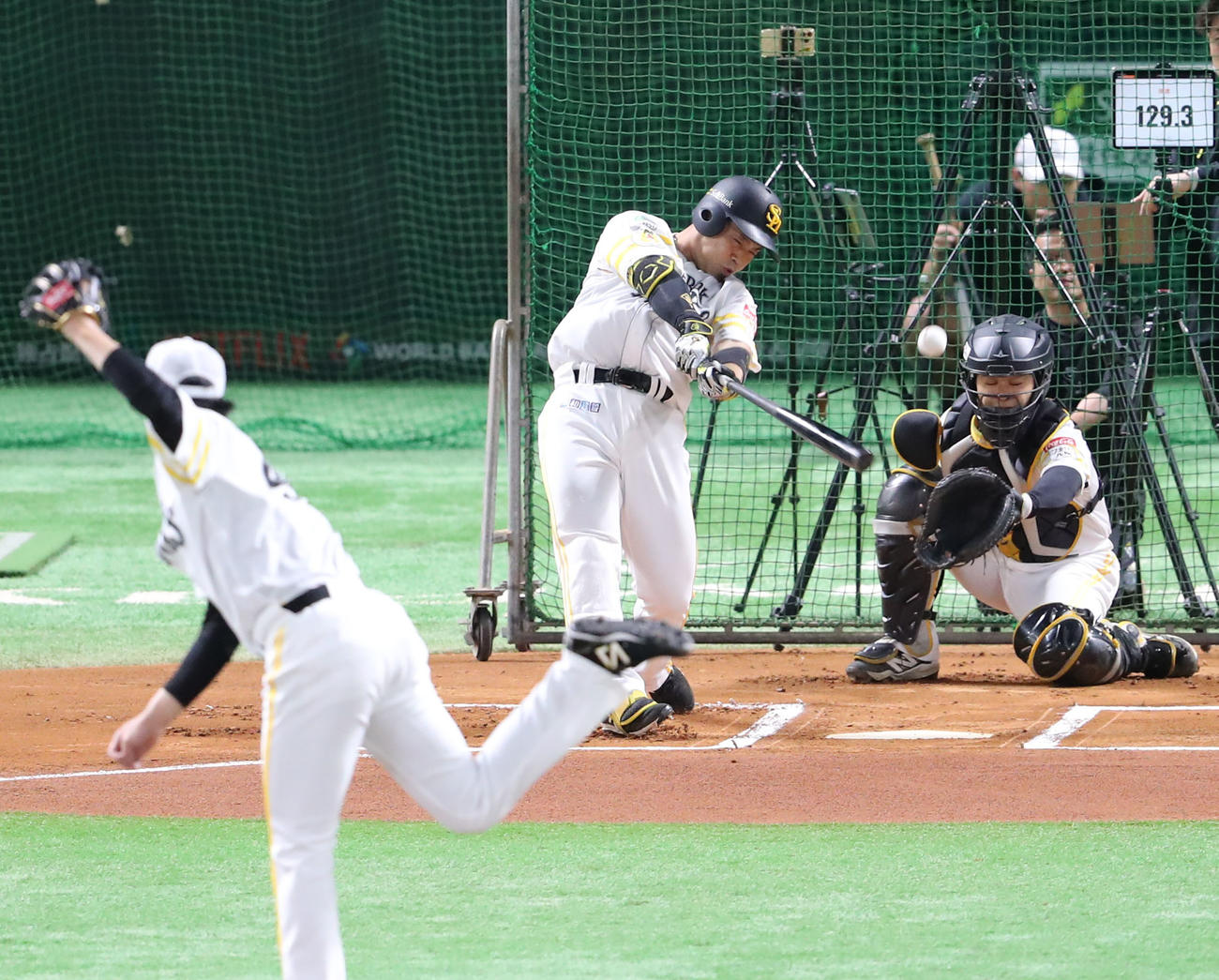 1軍に合流した近藤はライブBPで快音を響かせた（撮影・梅根麻紀）