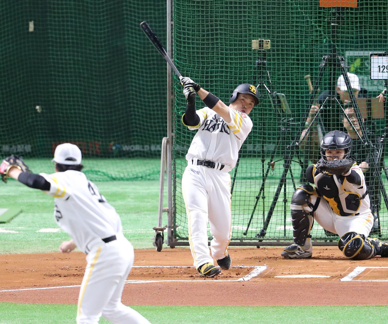 1軍に合流した近藤はライブBPで快音を響かせた（撮影・梅根麻紀）