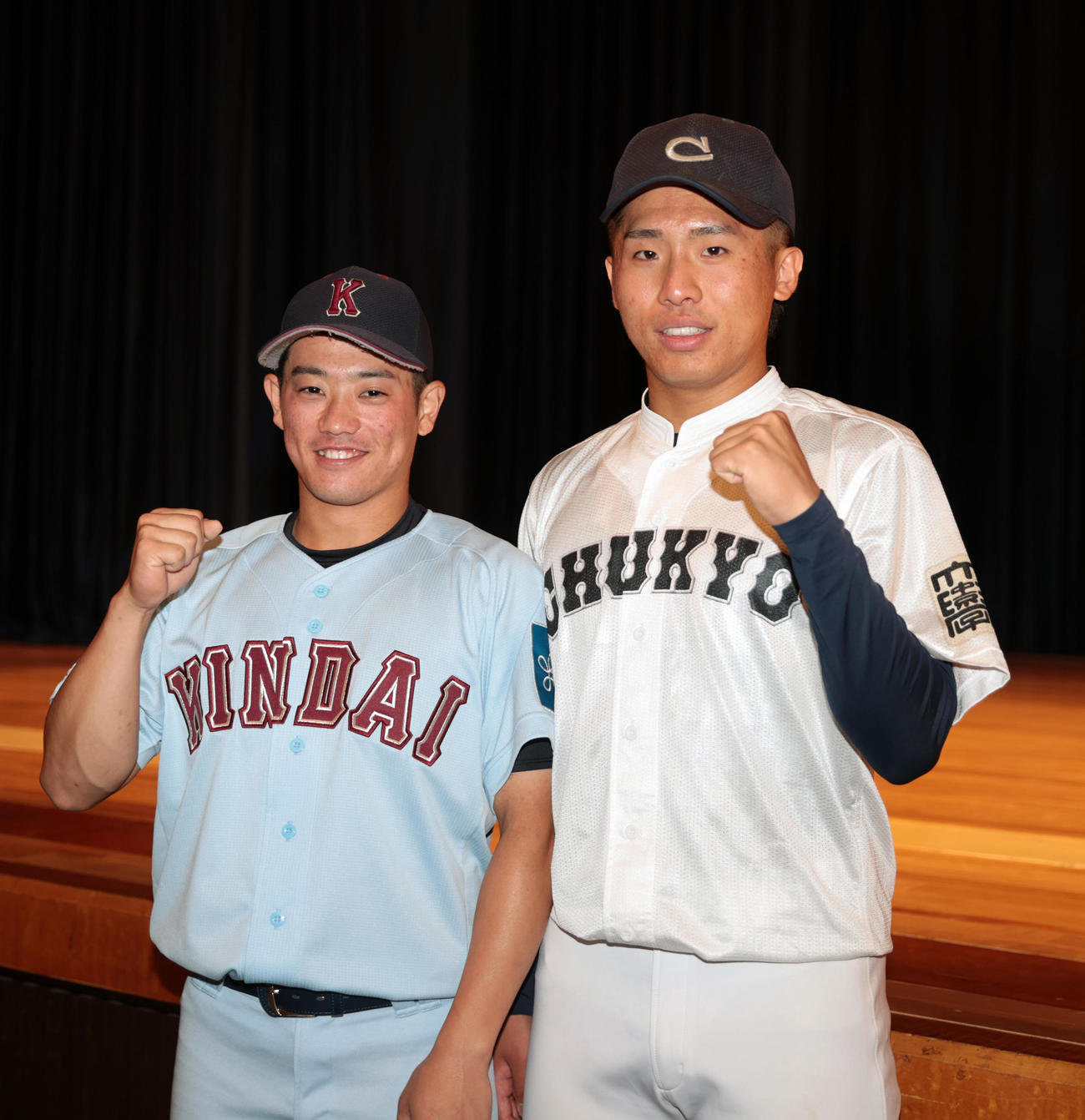 身長163cmの3位指名近大・勝田成（左）と180cmの7位指名中京大・快大