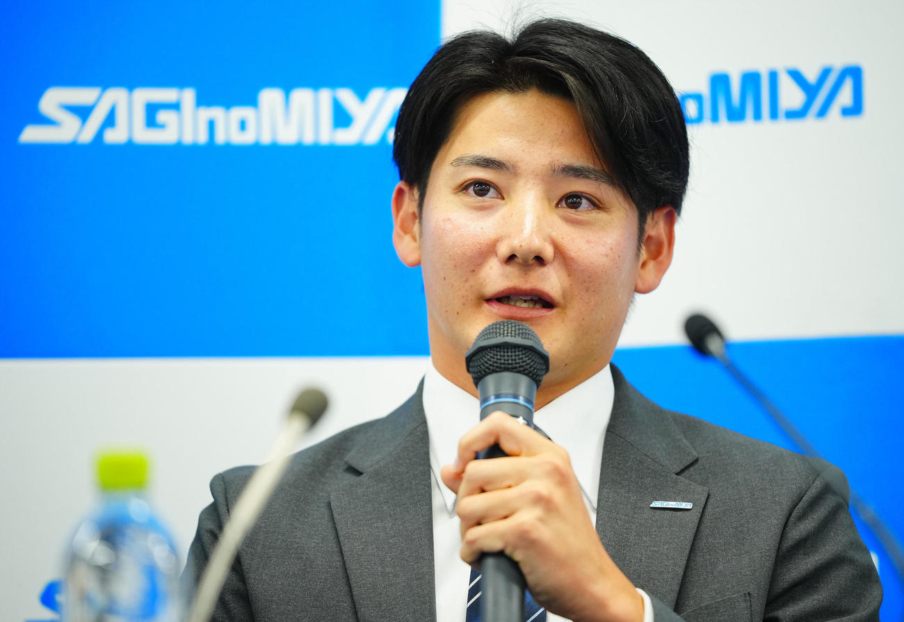 巨人から1位指名を受け会見に臨む鷺宮製作所の竹丸（撮影・垰建太）