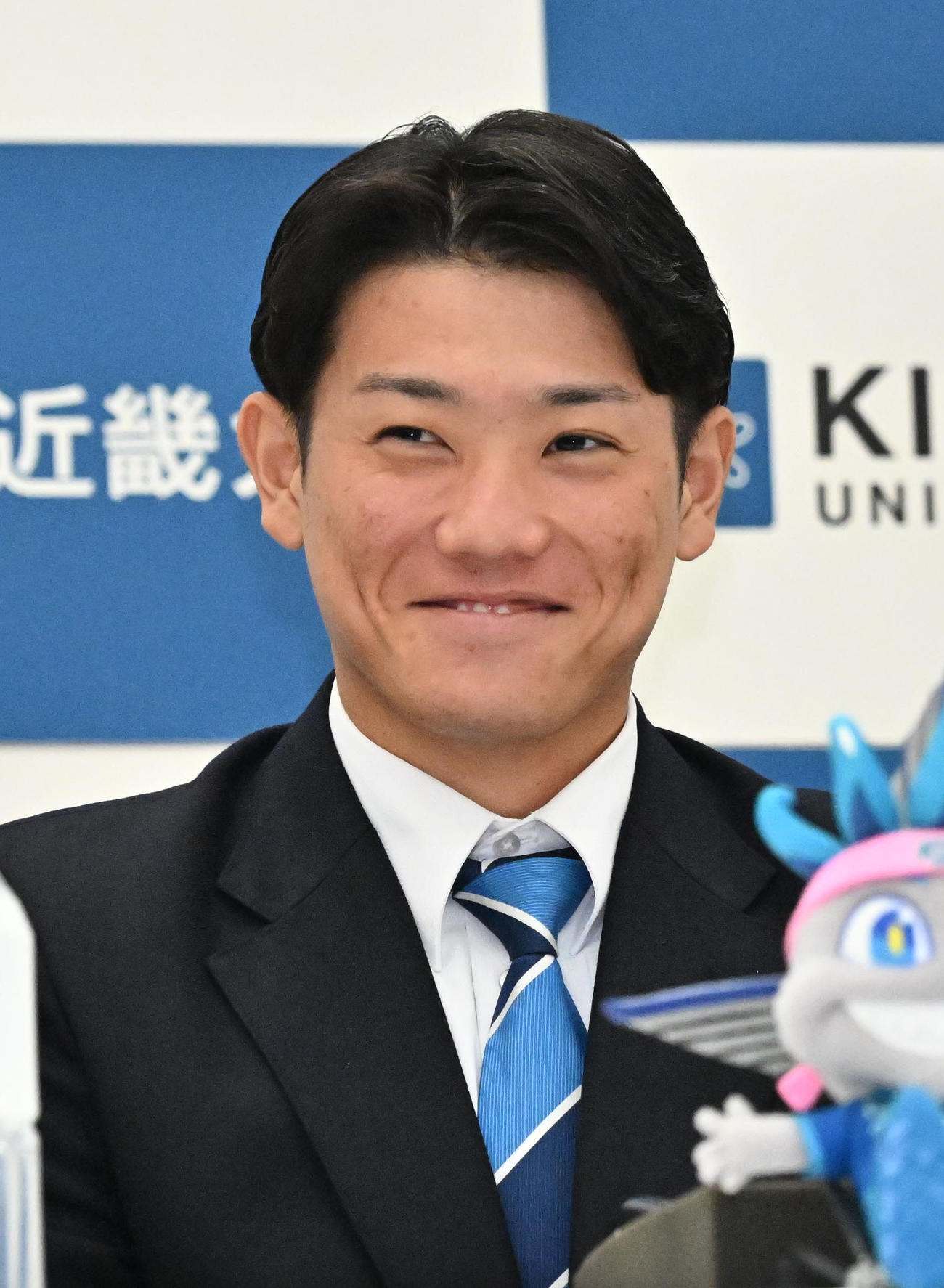 会見で報道陣の質問に答える近畿大学の勝田成（撮影・石井愛子）