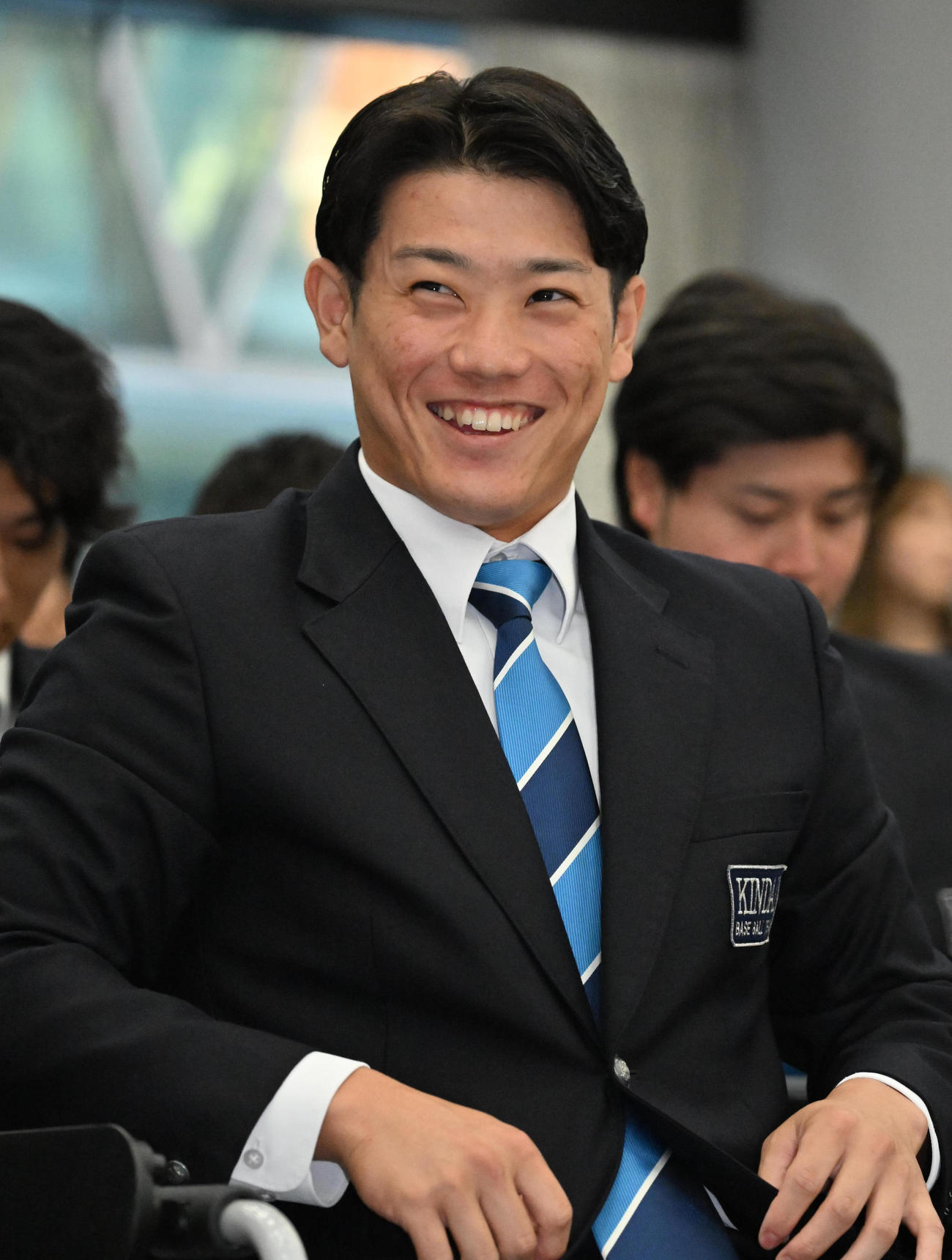 ドラフト会議で指名がかかるのを待つ近畿大学の勝田成（撮影・石井愛子）