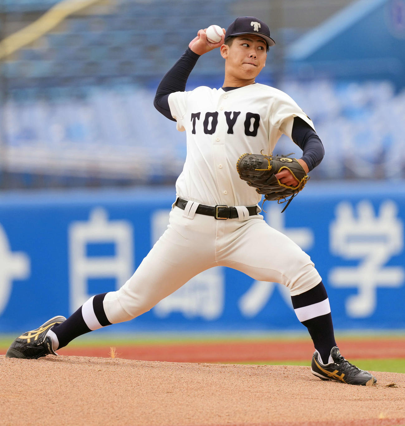 中大対東洋大　先発の東洋大・大坪（撮影・小島史椰）