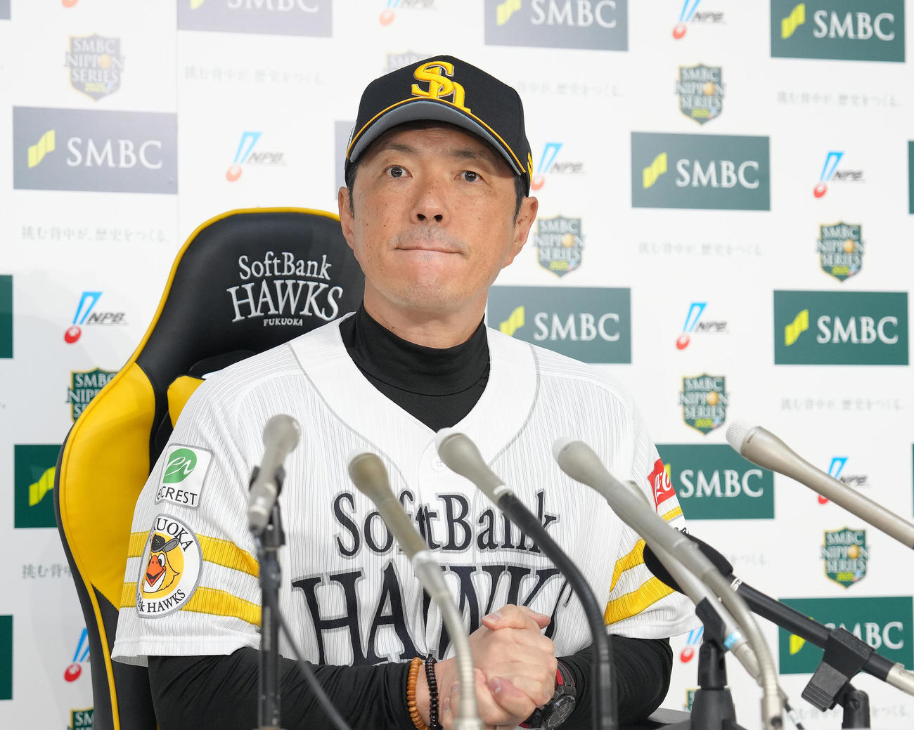 前日会見に臨むソフトバンク小久保監督（撮影・足立雅史）