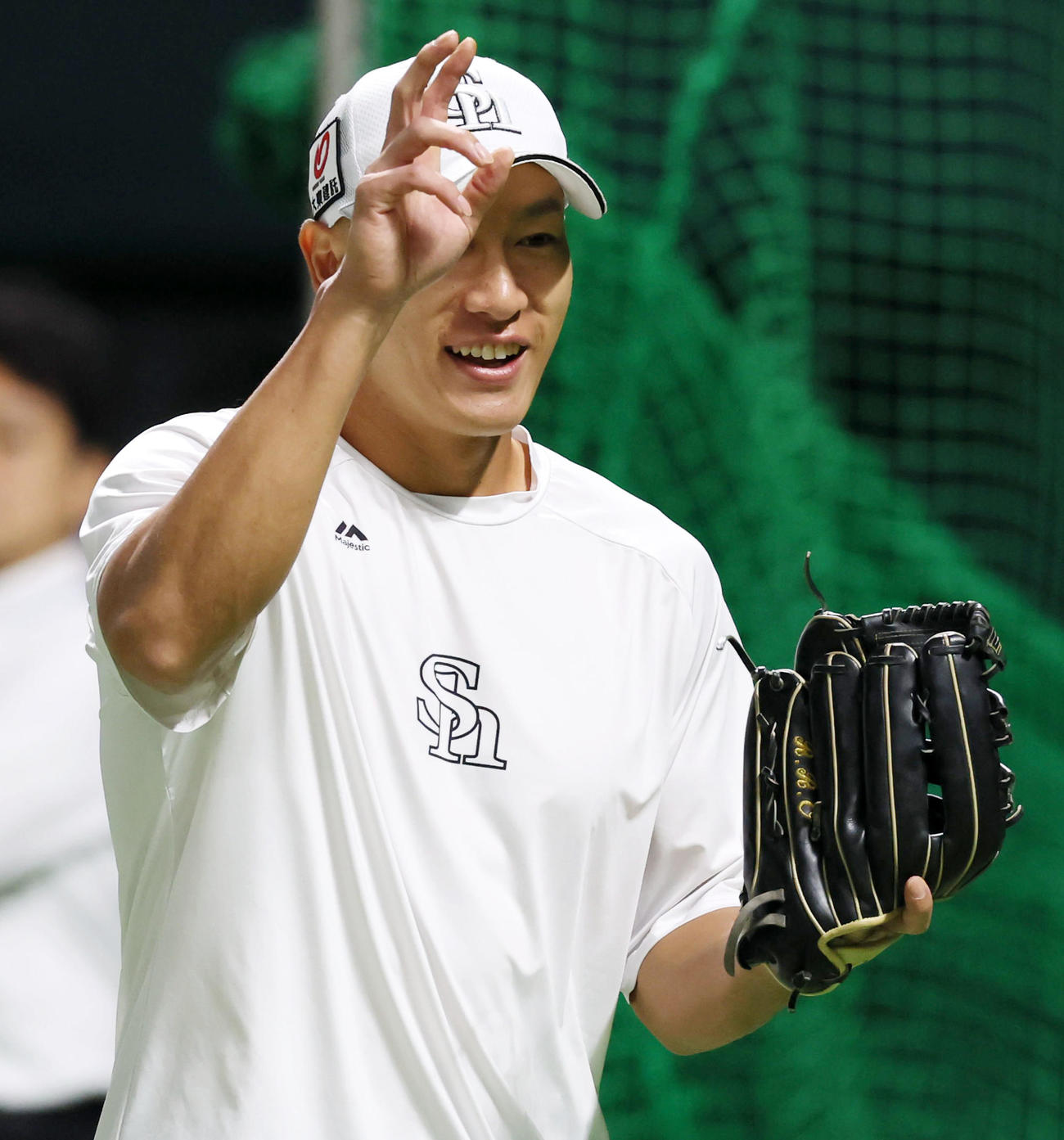 明るい表情で練習するソフトバンク柳田（撮影・加藤哉）