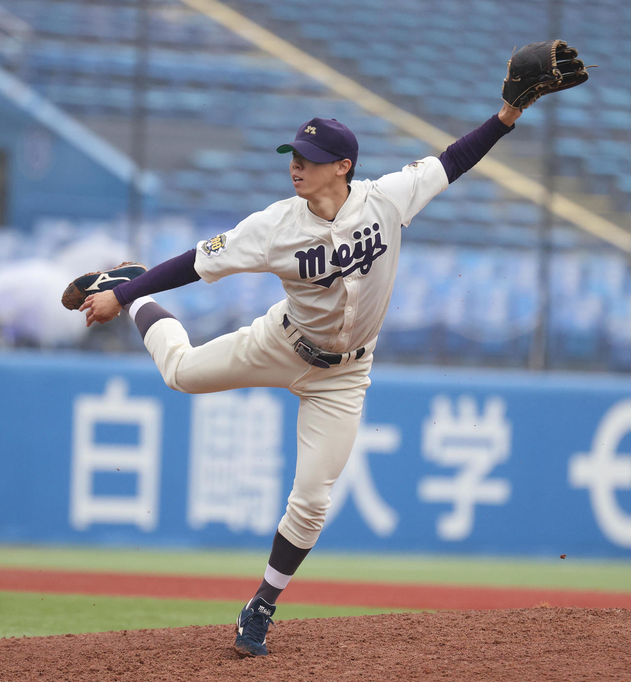 立大対明大　8回から登板した明大・大川（撮影・柴田隆二）