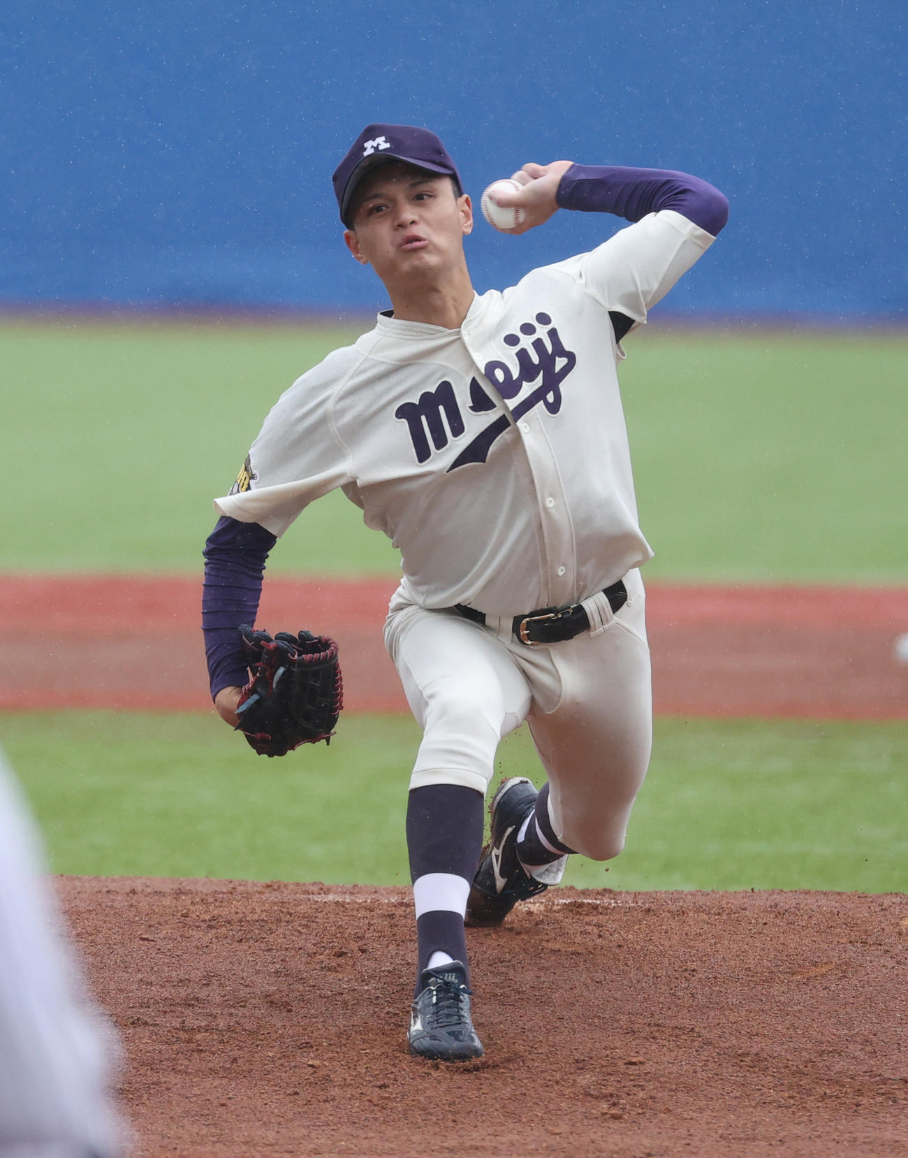 立大対明大　先発した明大・毛利（撮影・柴田隆二）