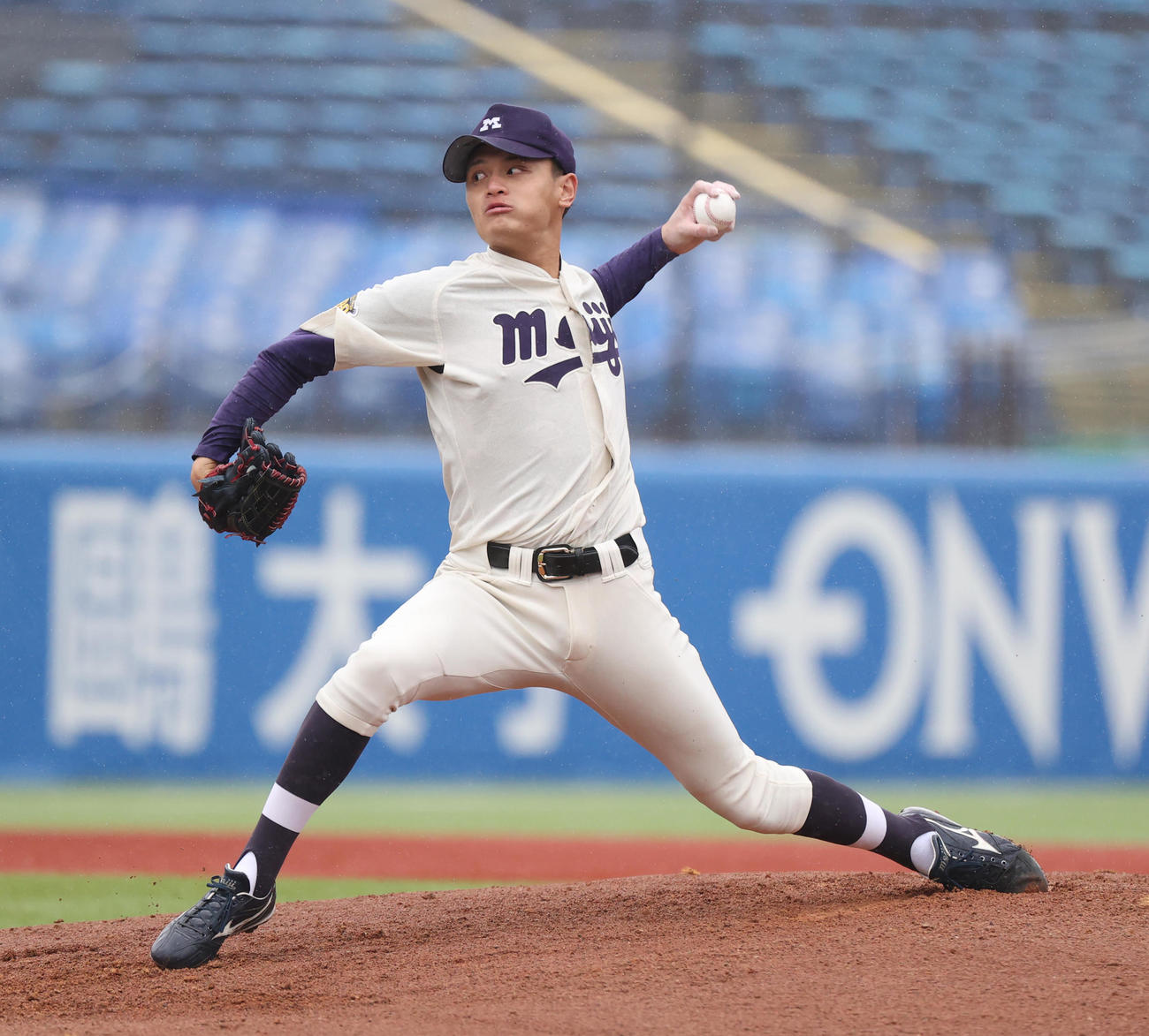 立大対明大　先発した明大・毛利（撮影・柴田隆二）
