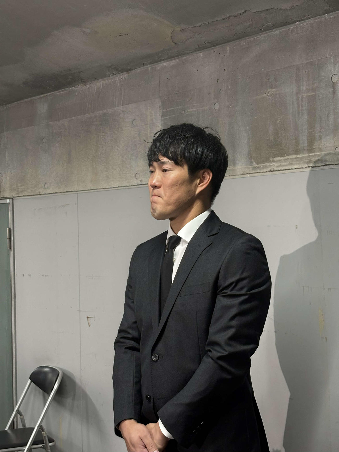 戦力外通告を受けた広島磯村嘉孝捕手（撮影・前原淳）＝2025年10月25日、マツダスタジアム