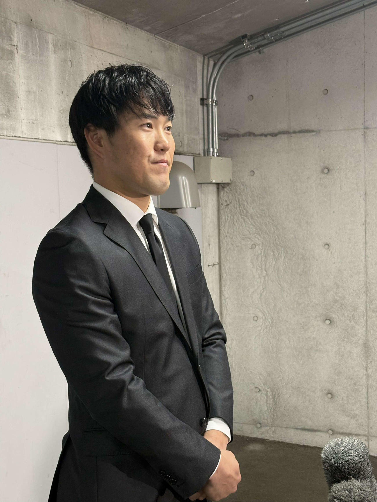 戦力外通告を受けた広島磯村嘉孝捕手（撮影・前原淳）＝2025年10月25日、マツダスタジアム